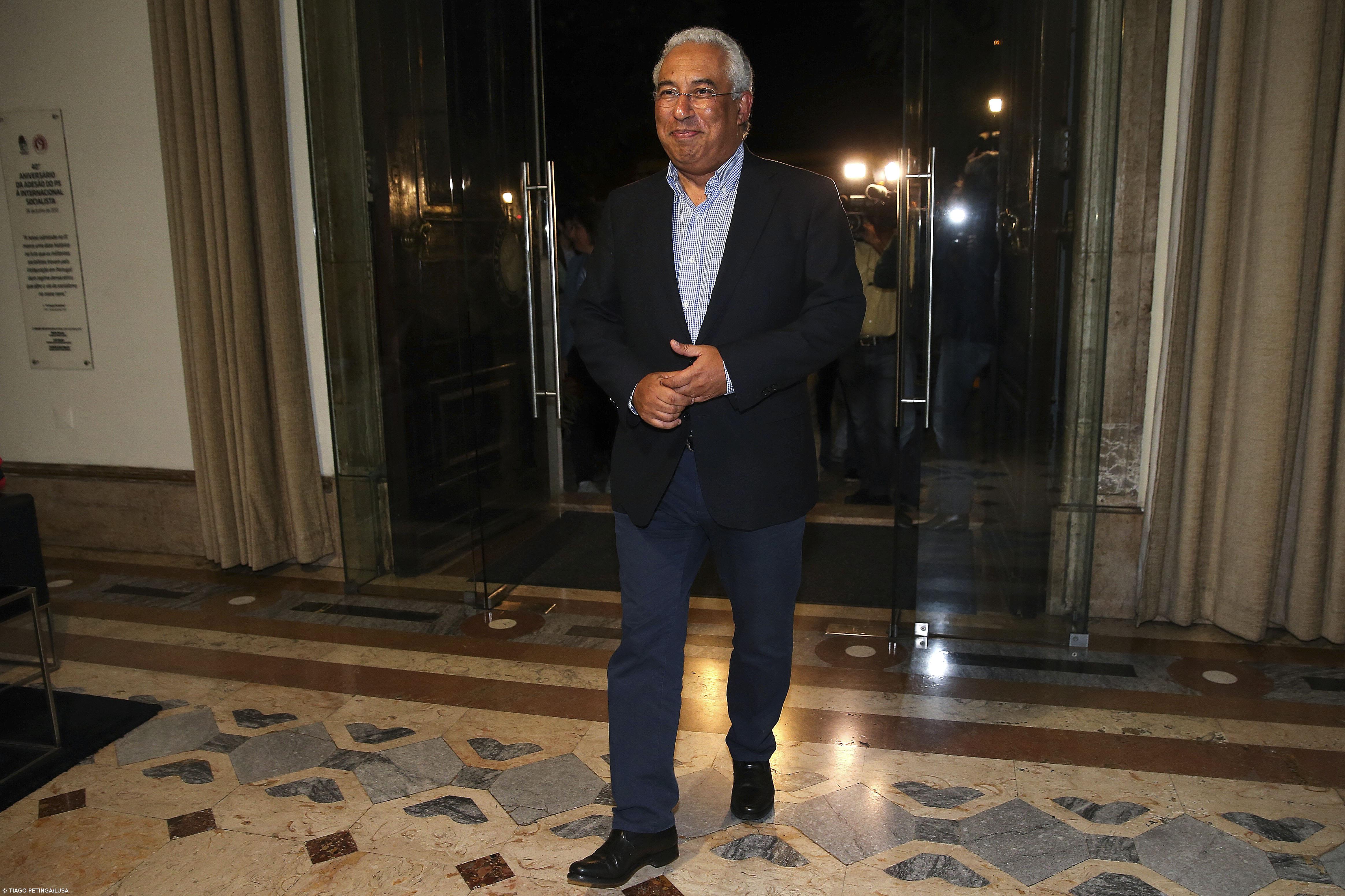 Moção de rejeição do PS alega radicalização PSD/CDS e existência de alternativa – Imagem 1