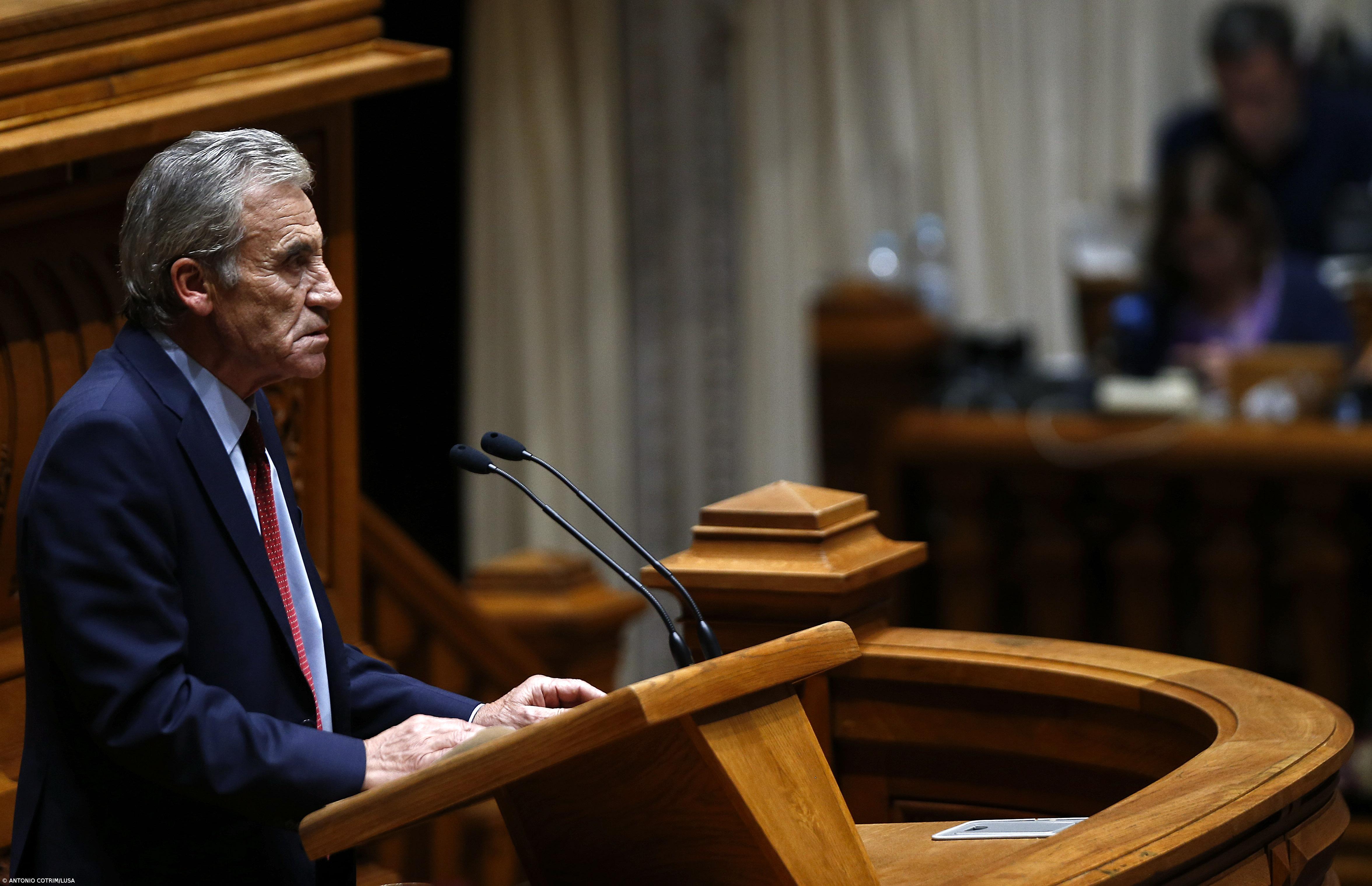  Discurso de Jerónimo de Sousa sobre executivo destruidor da direita aplaudido por PS – Imagem 1