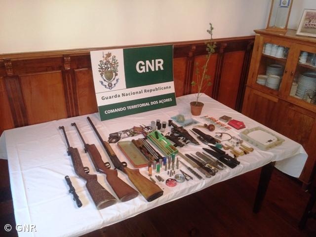 GNR apreendeu droga e armas – Imagem 1