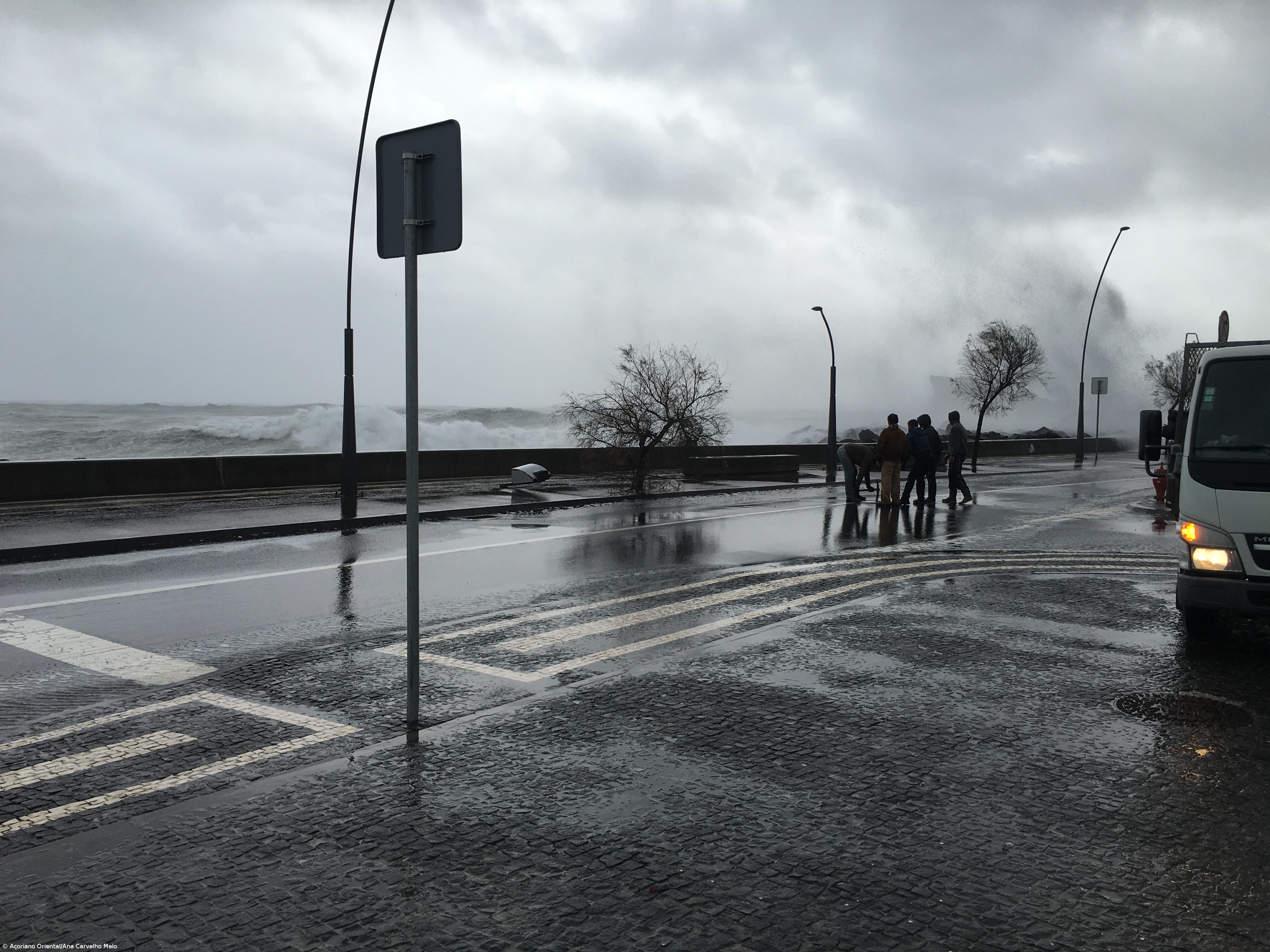 Freguesia de São Roque faz contas aos prejuízos num clima de luto  – Imagem 1