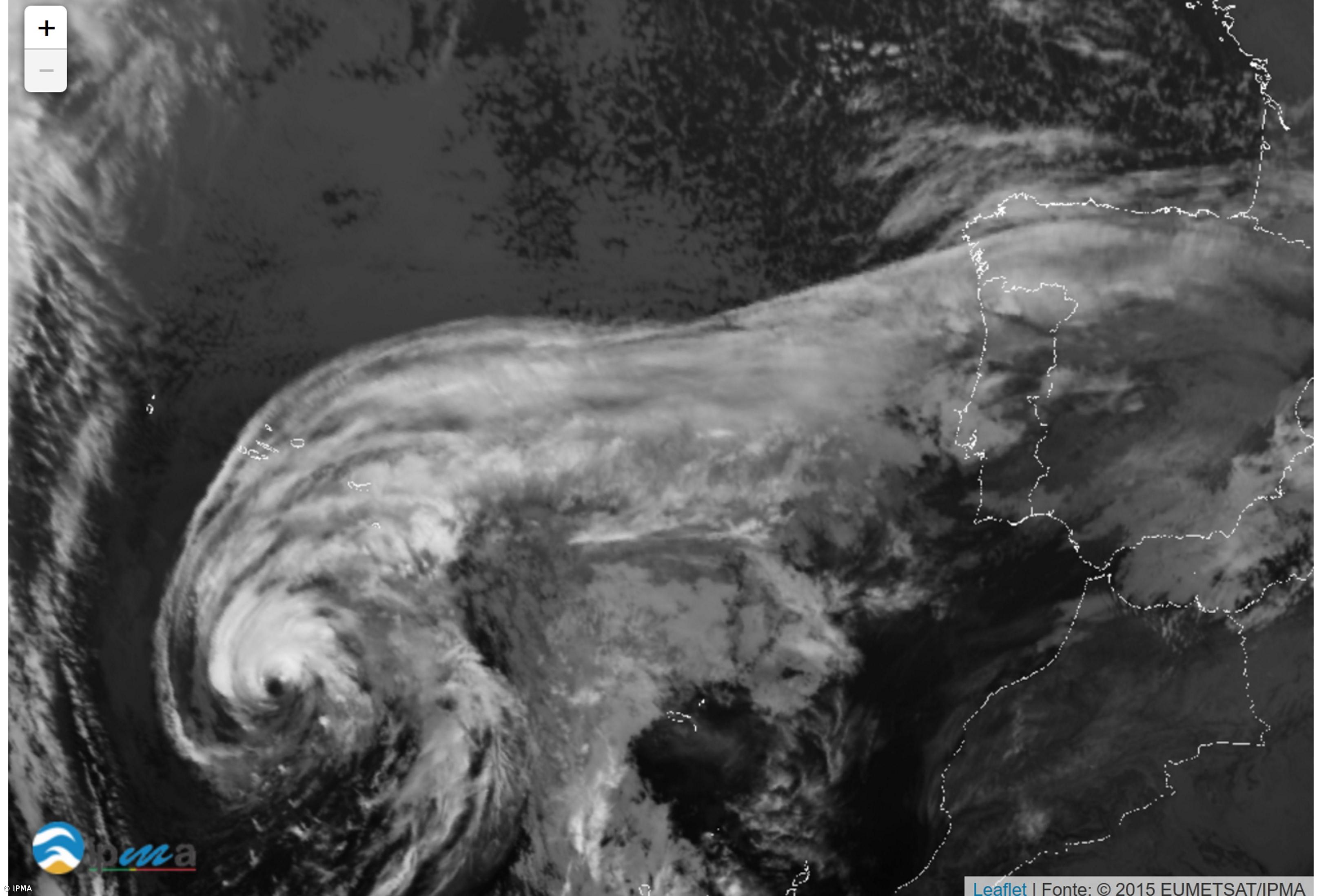 Furacão 'Alex' gera adrenalina profissional a poucas horas da chegada – Imagem 1