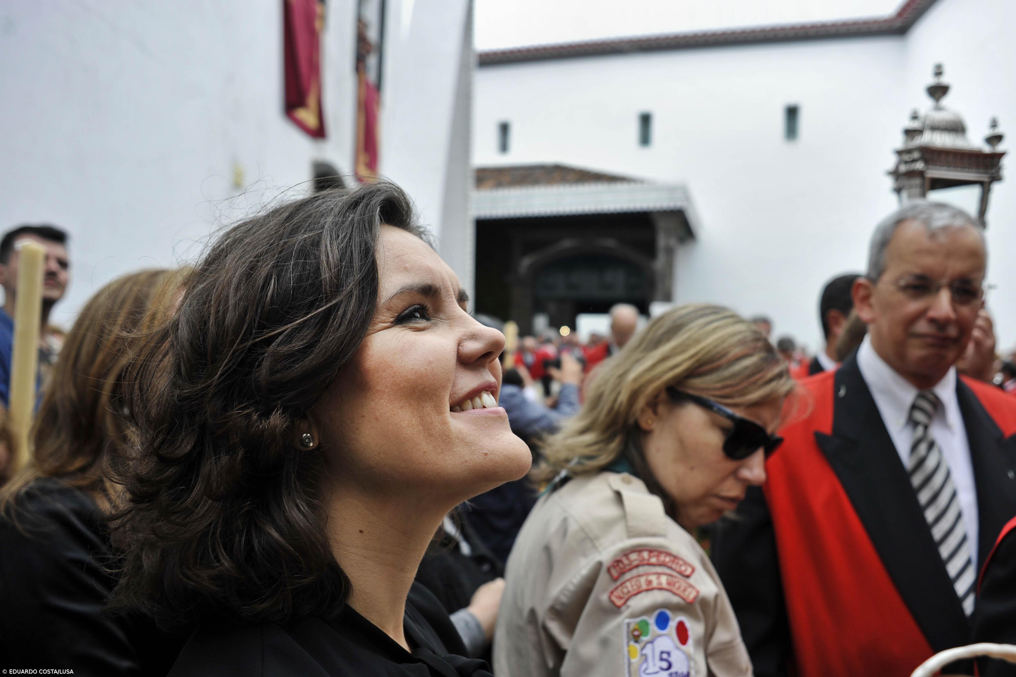 Assunção Cristas diz que a “sondagem da rua” está “muito animadora” para o CDS-PP – Imagem 1