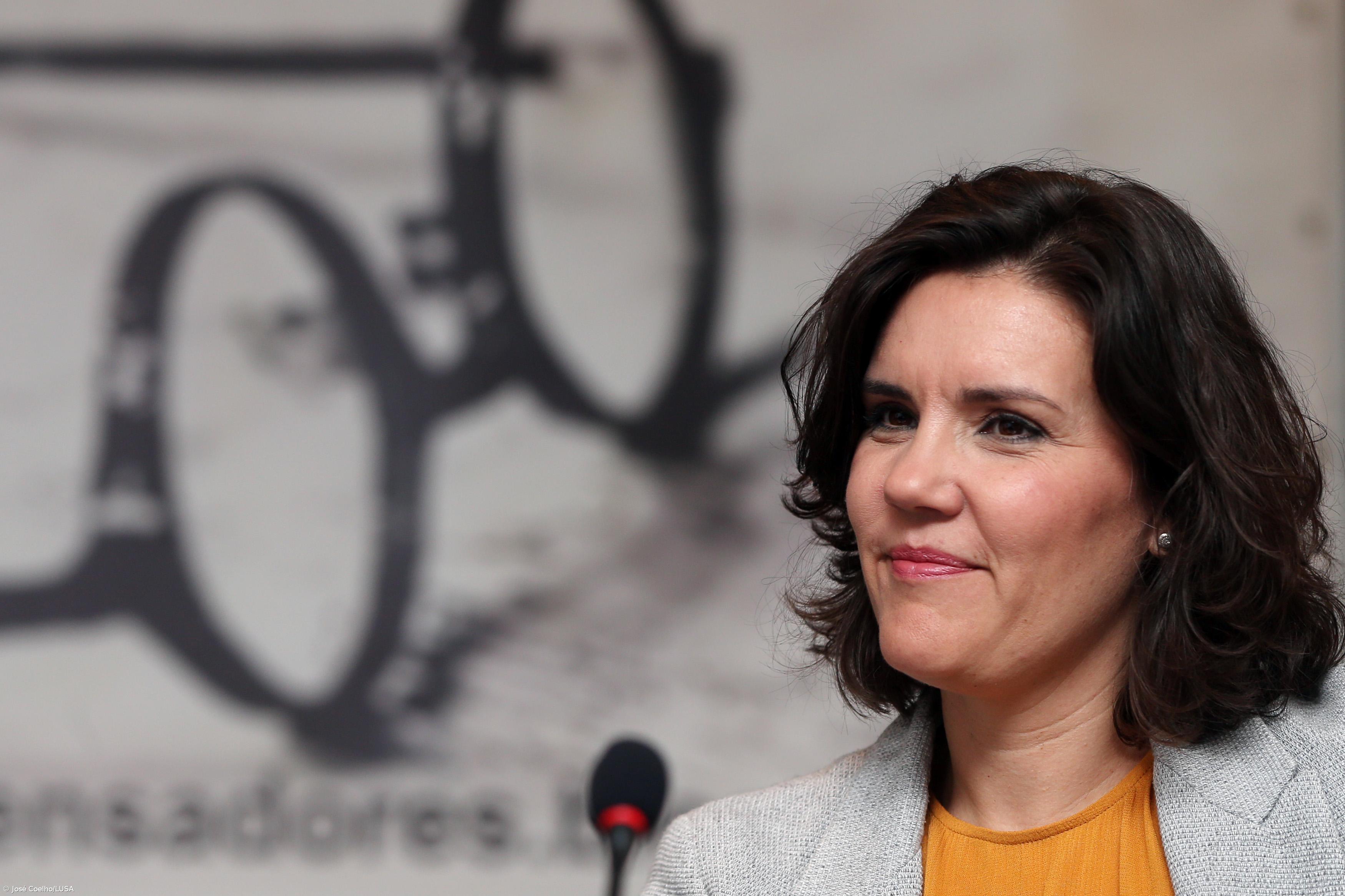 Cristas rejeita que CDS tenha mudado de posição, que é “clarinha como a água – Imagem 1