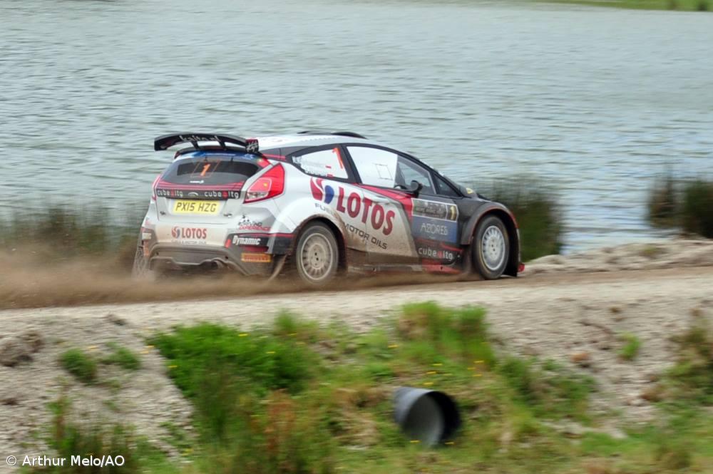 Kajetanowicz ganha vantagem no nevoeiro das Sete Cidades – Imagem 1