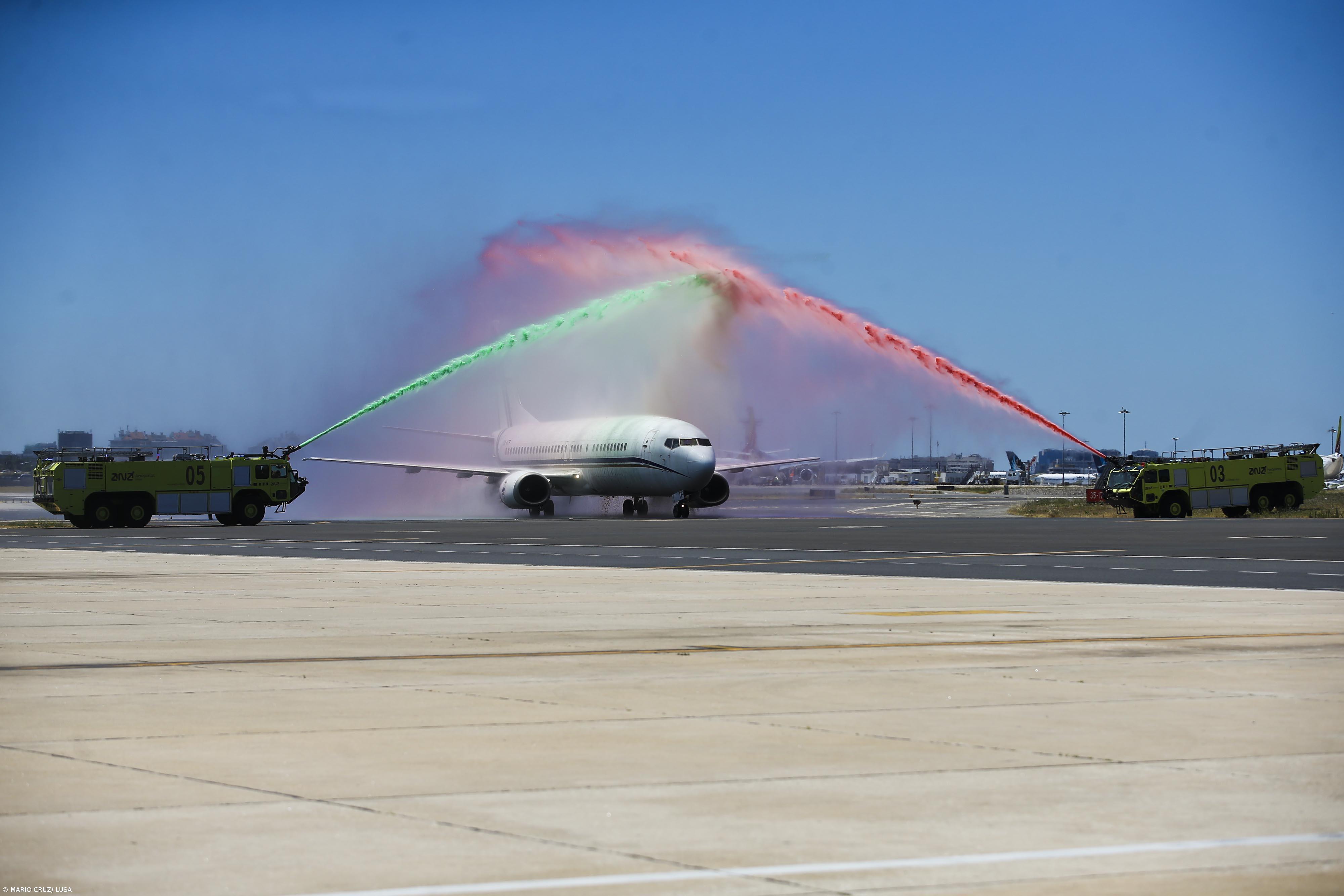 Dois F-16 saúdam seleção à entrada do espaço aéreo português  – Imagem 1