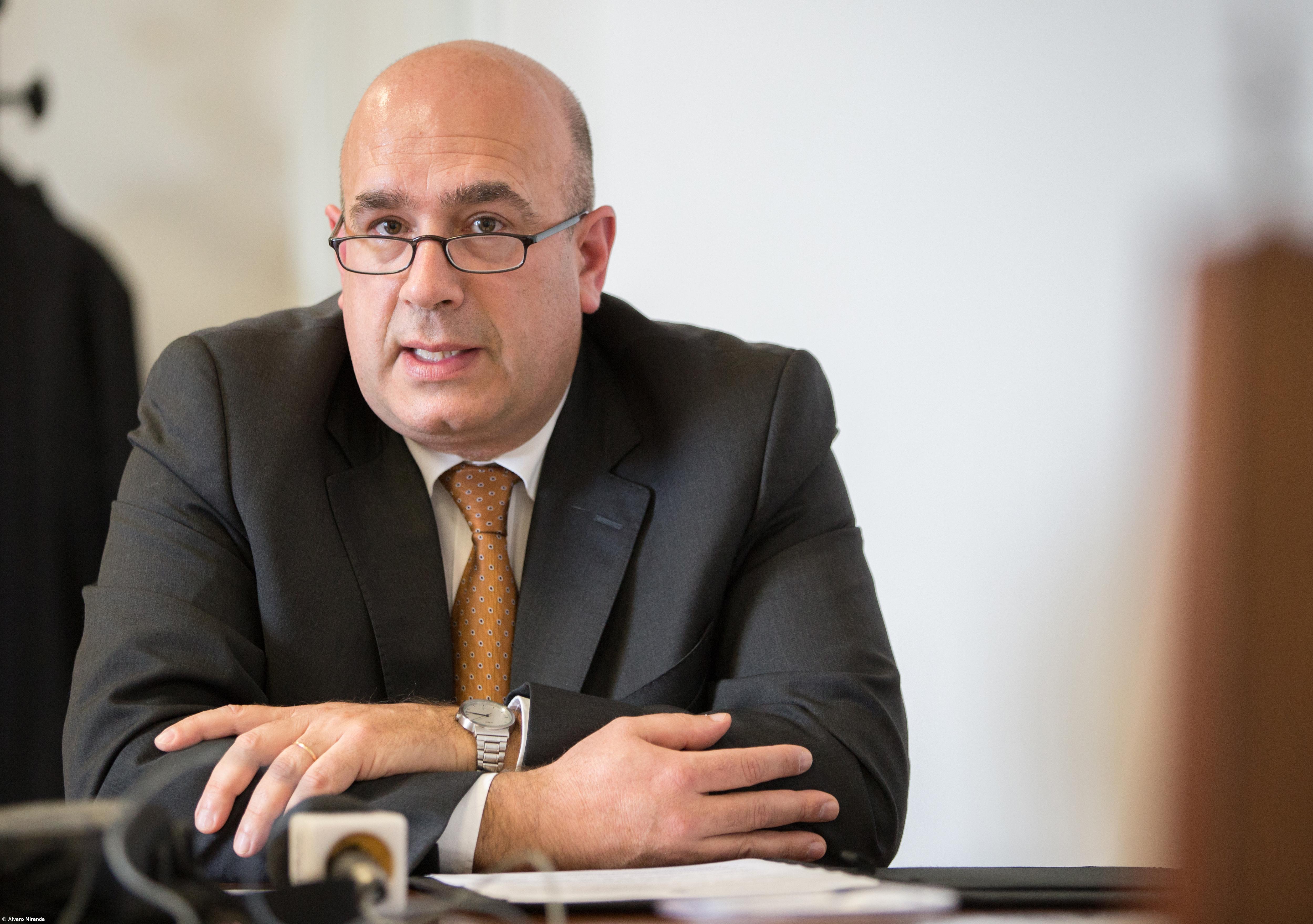 Magistrado defende prioridade no embarque de juízes nos Açores em caso de urgência – Imagem 1