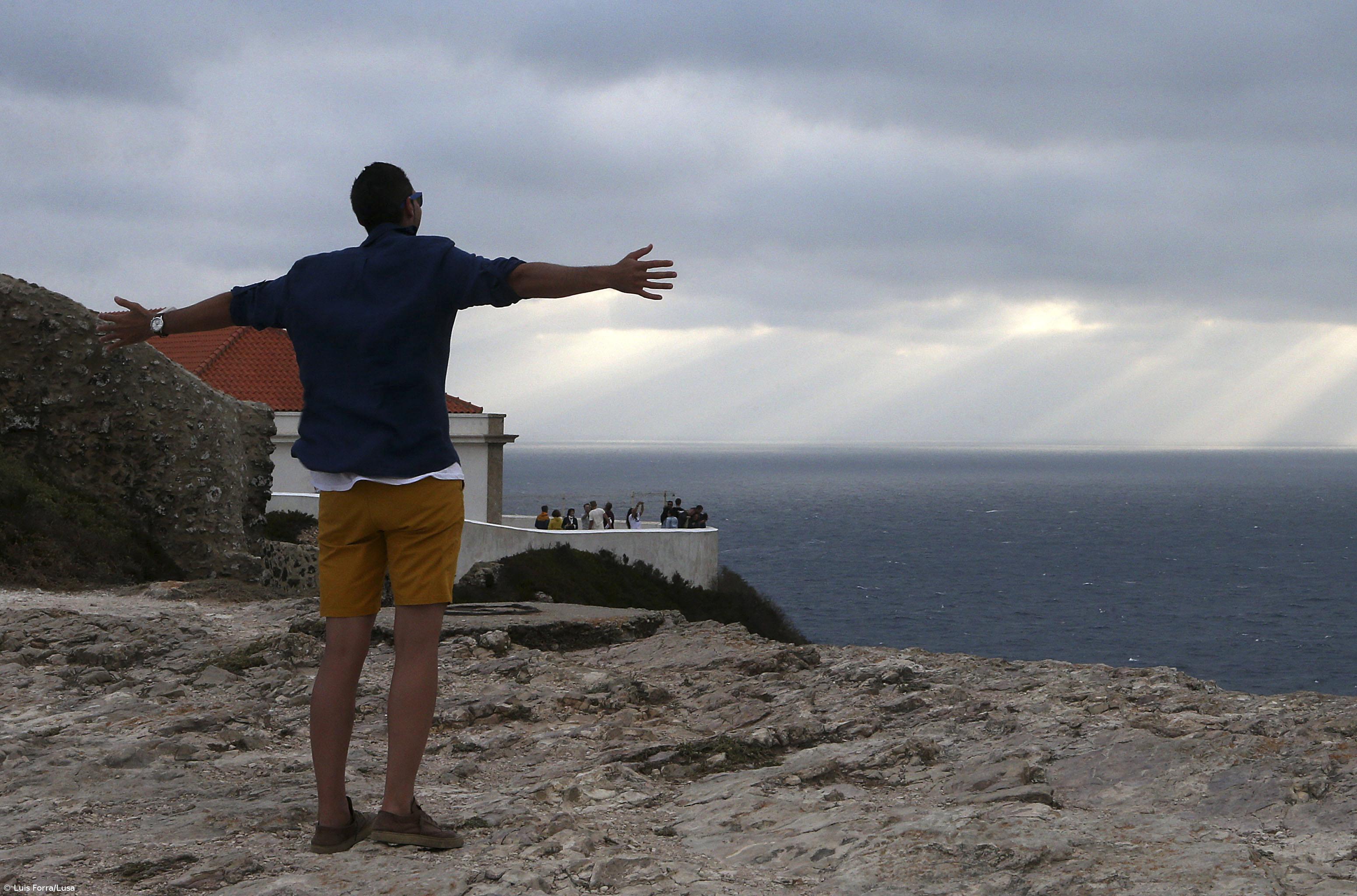 Cabo de São Vicente em Sagres atrai cada vez mais turistas para ver o pôr-do-sol – Imagem 1