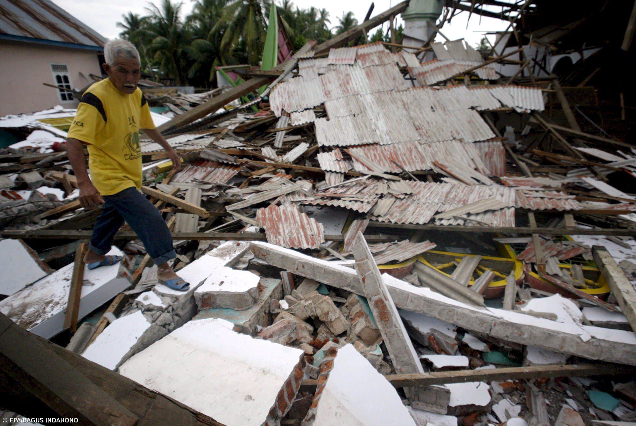 Indonésia: Registado mais um sismo, com emissão de alerta de tsunami – Imagem 1