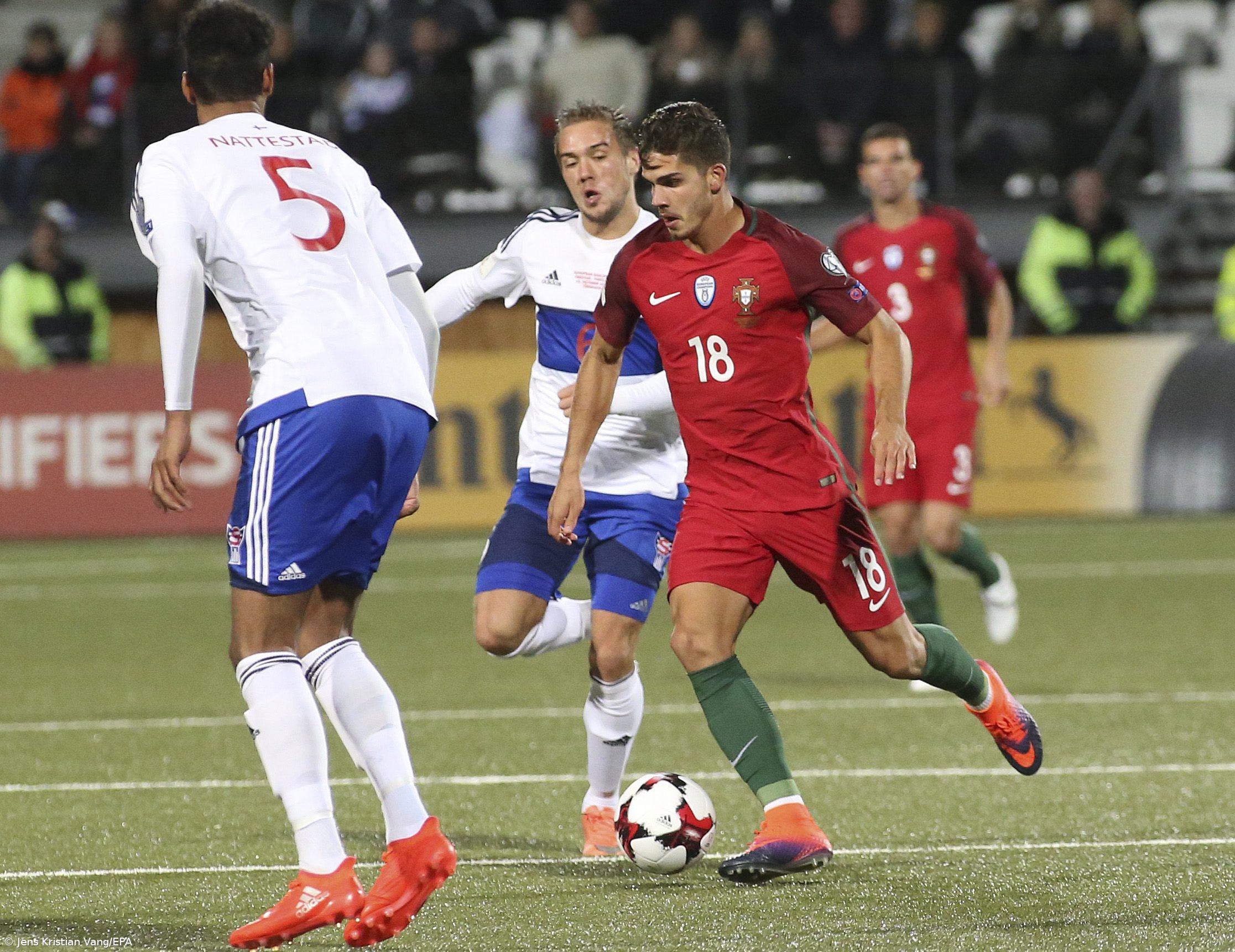 Portugal goleia nas Ilhas Faroé, com 'hat-trick' de André Silva – Imagem 1
