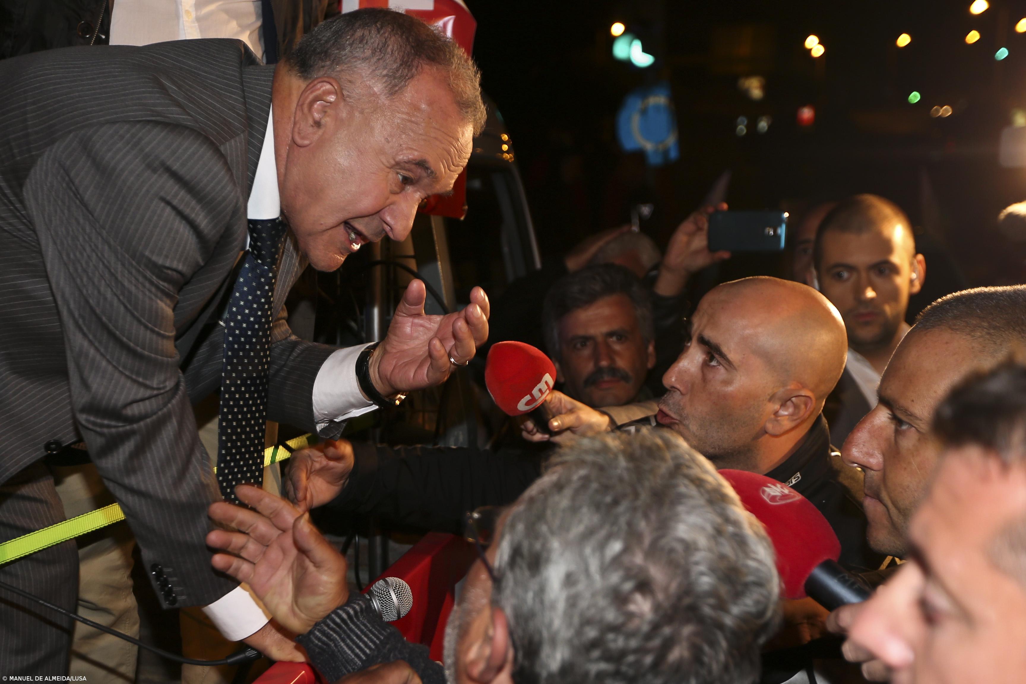 Taxistas desmobilizam em Lisboa a troco de novos protestos na segunda-feira  – Imagem 1