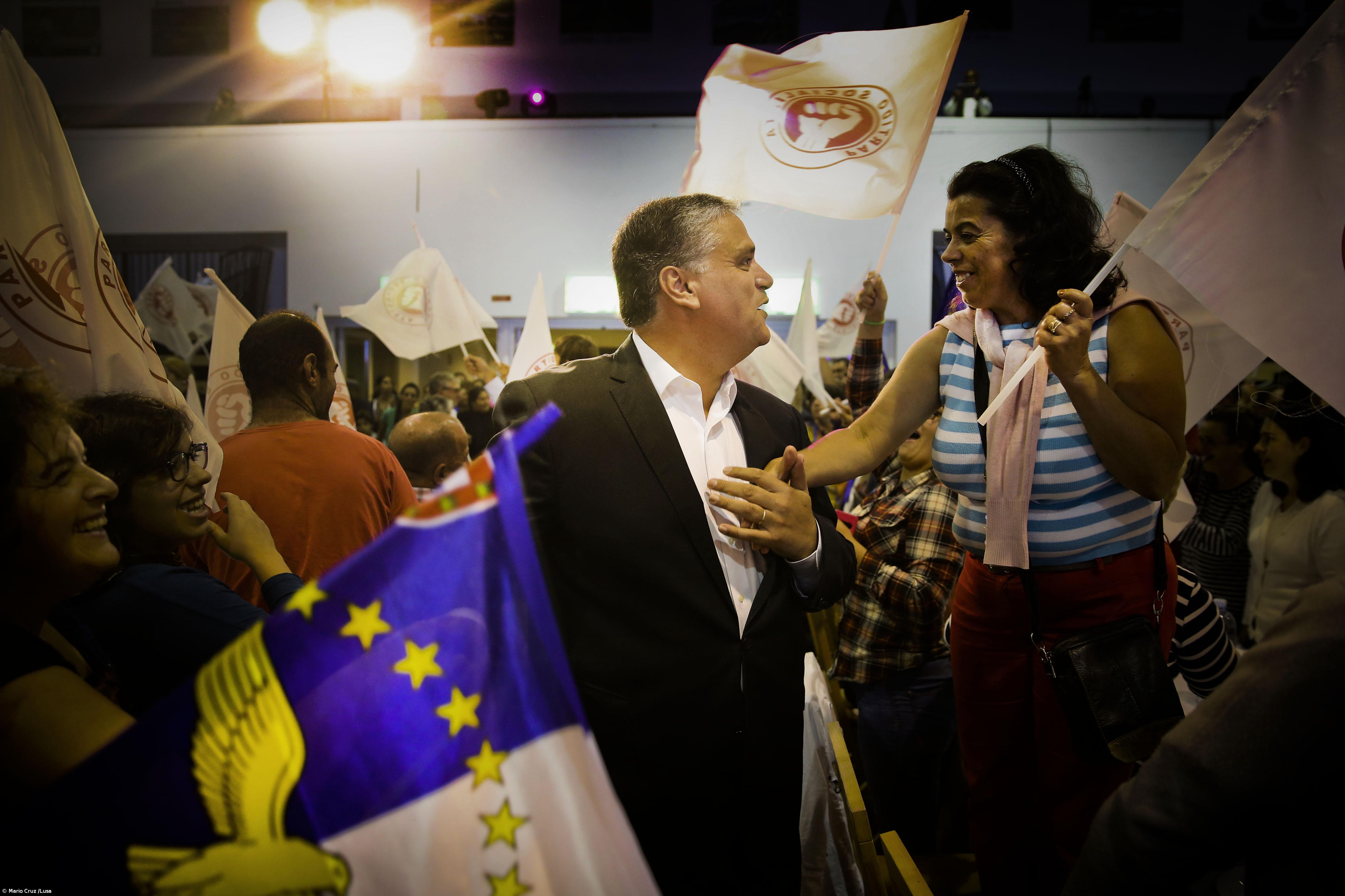 Vasco Cordeiro apela ao voto no PS e critica quem puxa a região para baixo  – Imagem 1