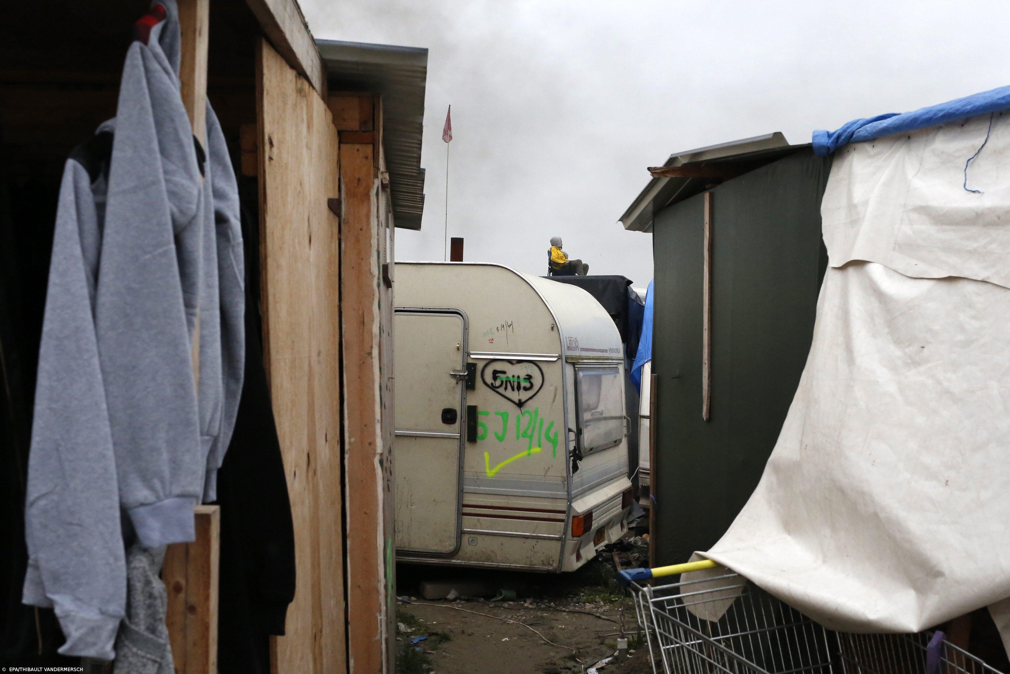 Justiça francesa autoriza desmantelamento do campo de migrantes em Calais – Imagem 1