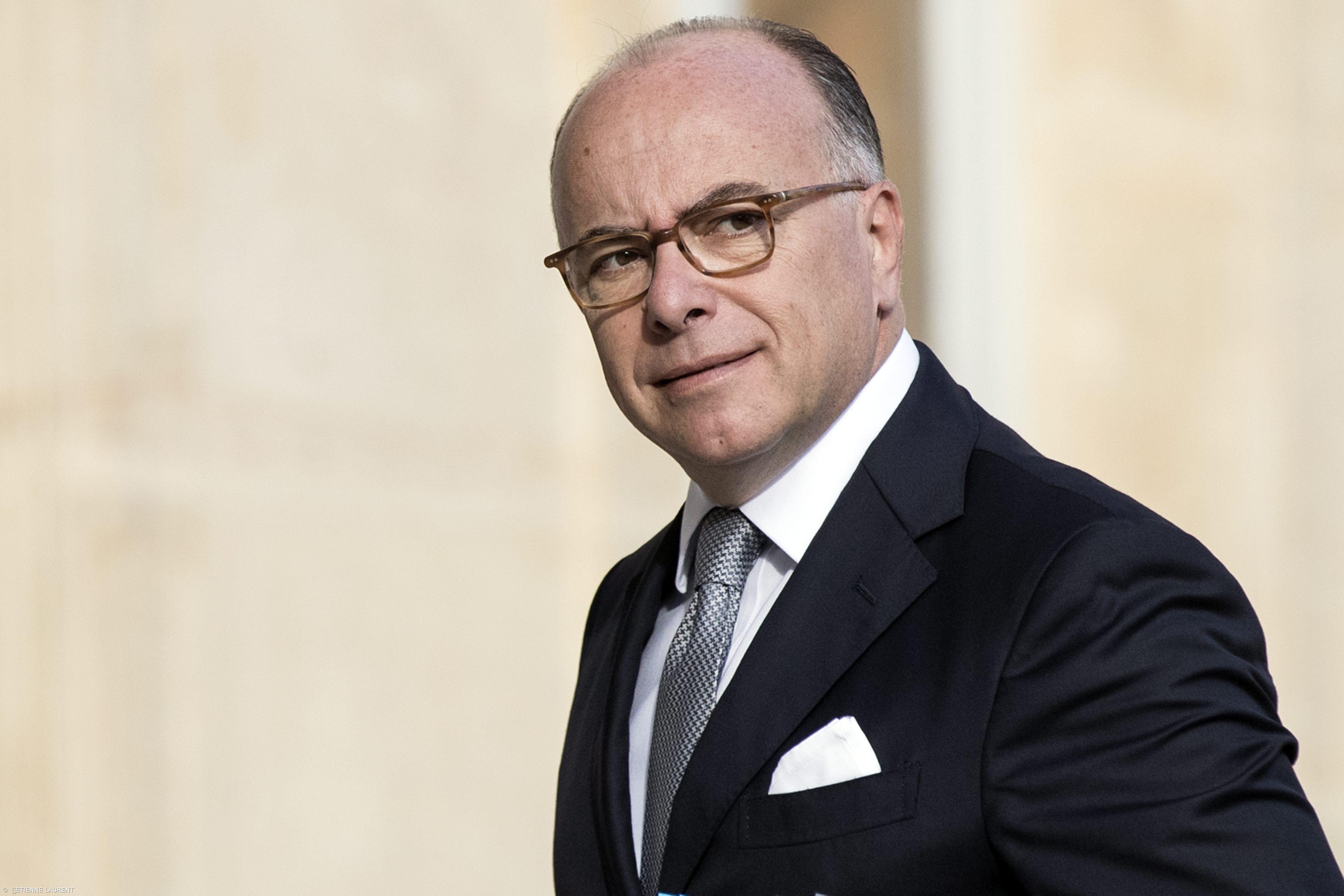 Bernard Cazeneuve substitui Manuel Valls na chefia do Governo francês  – Imagem 1