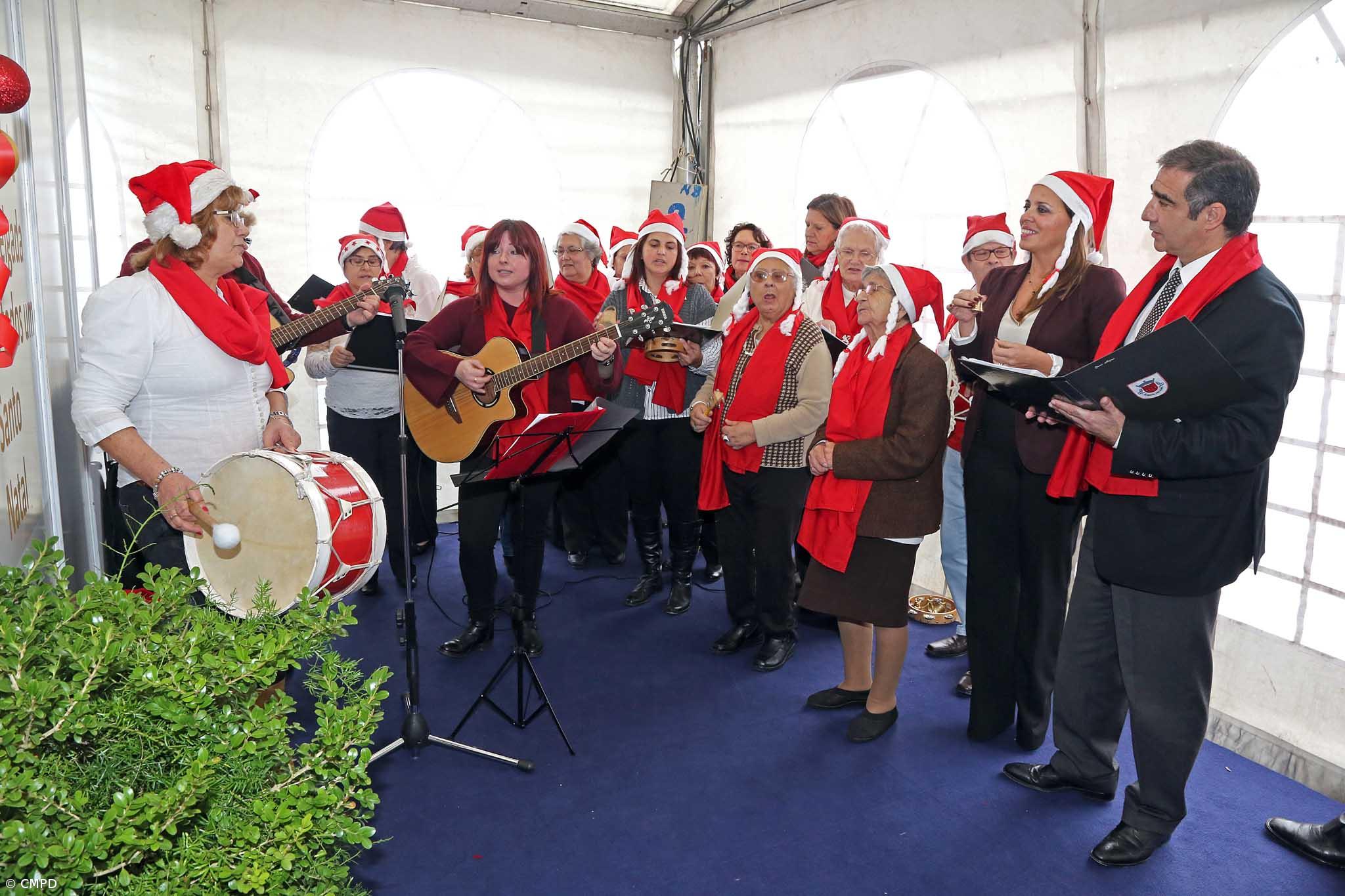 Mercadinho de Natal no Campo de São Francisco – Imagem 1
