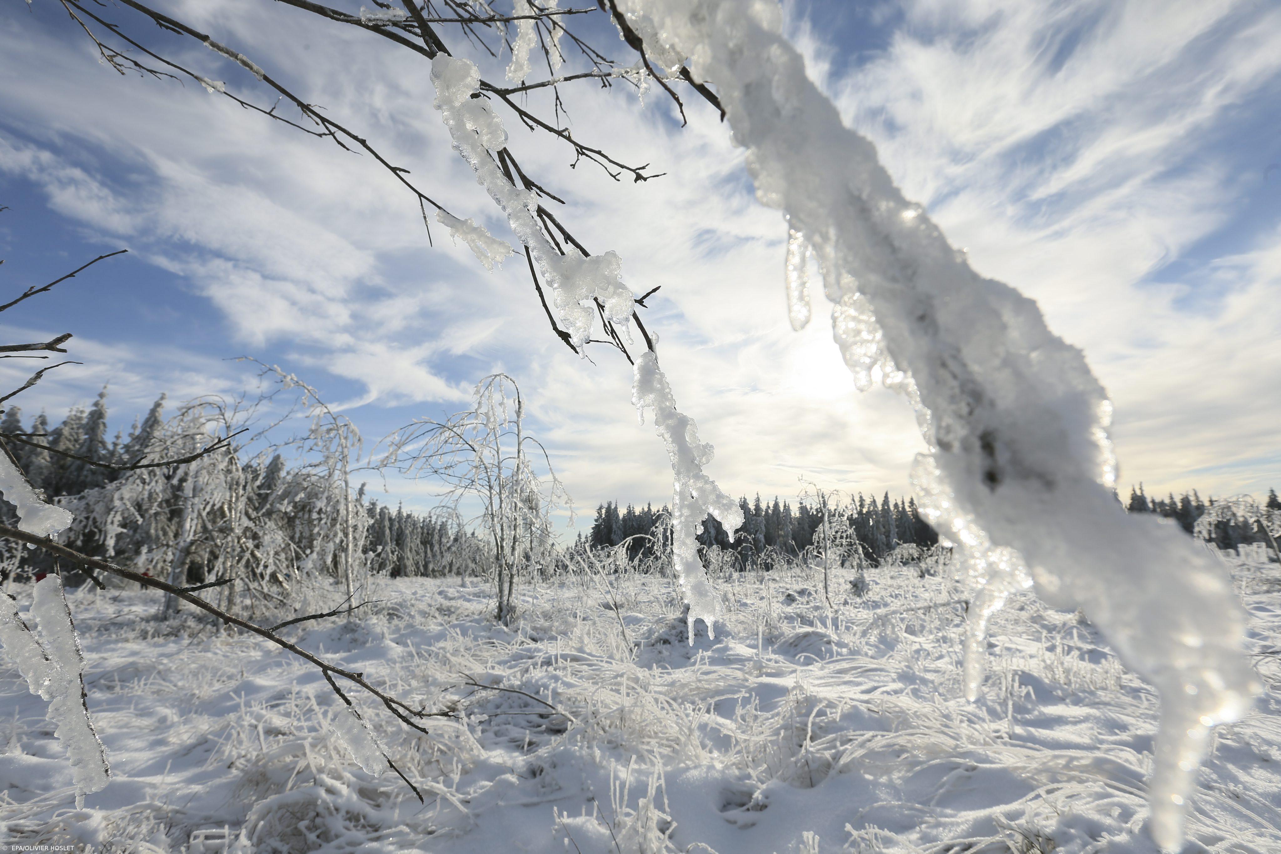 Queda de neve isola mais de 6.000 pessoas no Norte de Itália – Imagem 1