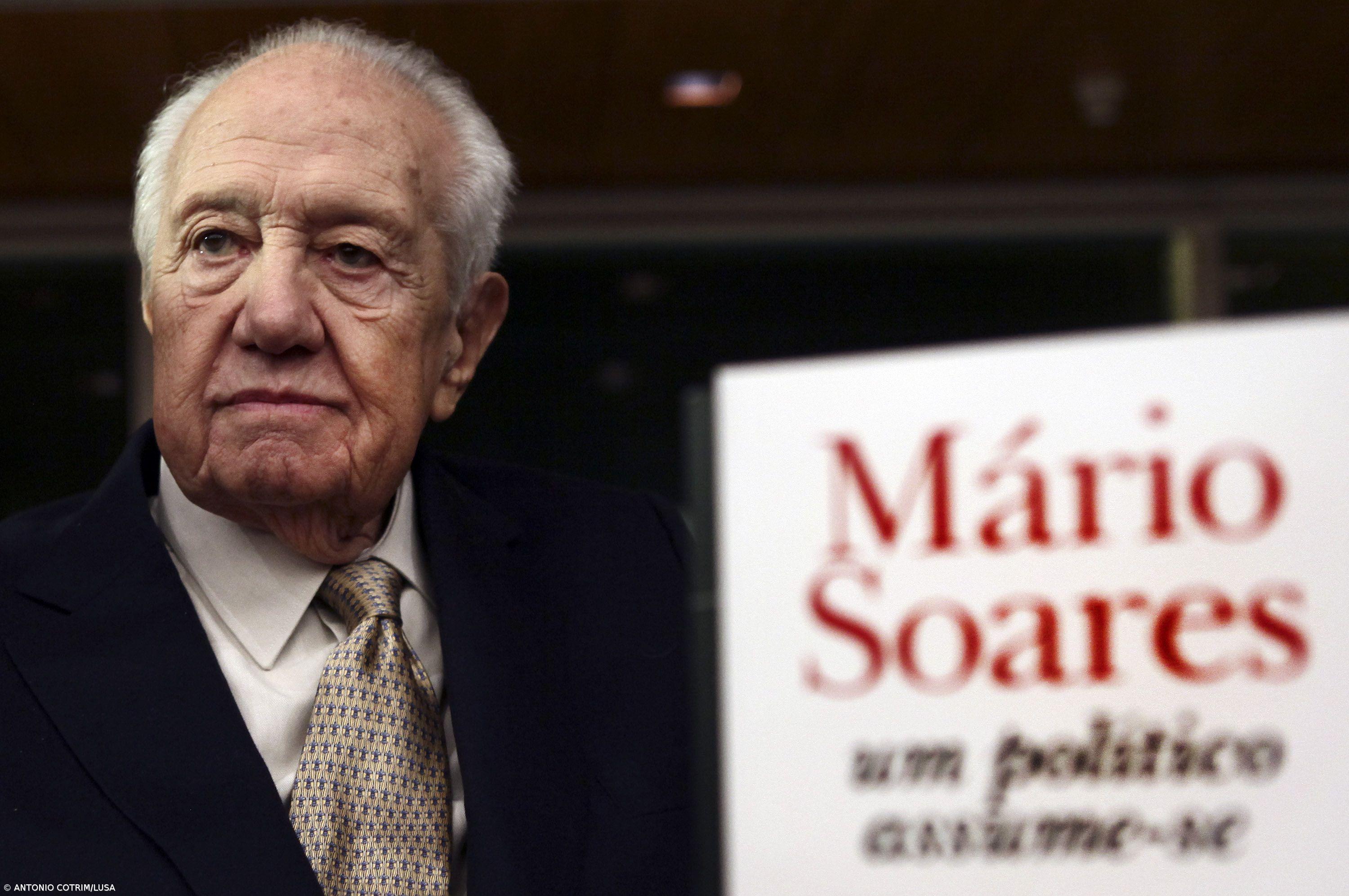 Mário Soares foi o primeiro Presidente da República a pernoitar na ilha do Corvo – Imagem 1