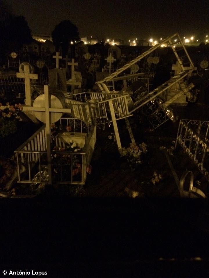 Vento forte provoca danos em 50 campas no cemitério de São Roque e Livramento (com vídeo) – Imagem 1