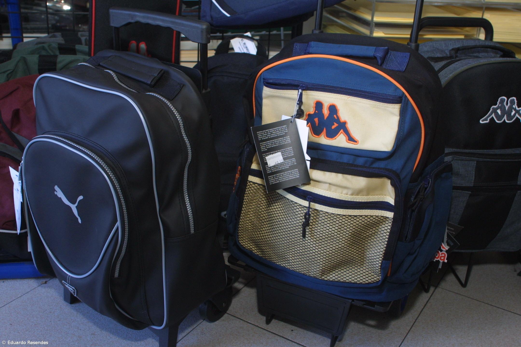 Parlamento une-se para resolver problema do peso das mochilas e propõe 11 medidas – Imagem 1