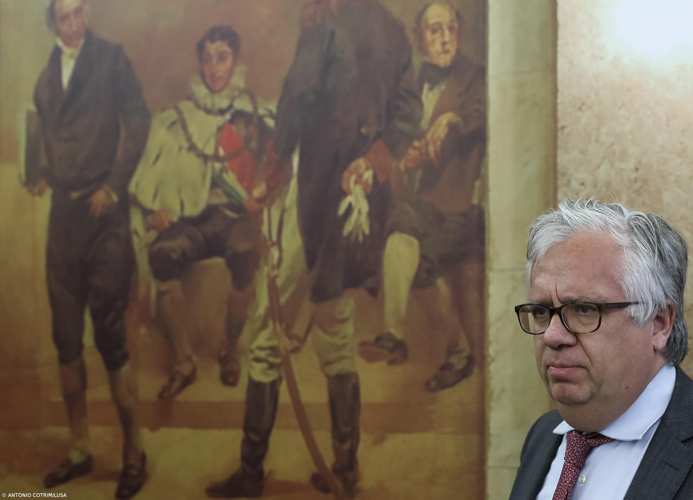 Ministro anuncia "vistoria" às condições de segurança de equipamentos coletivos – Imagem 1