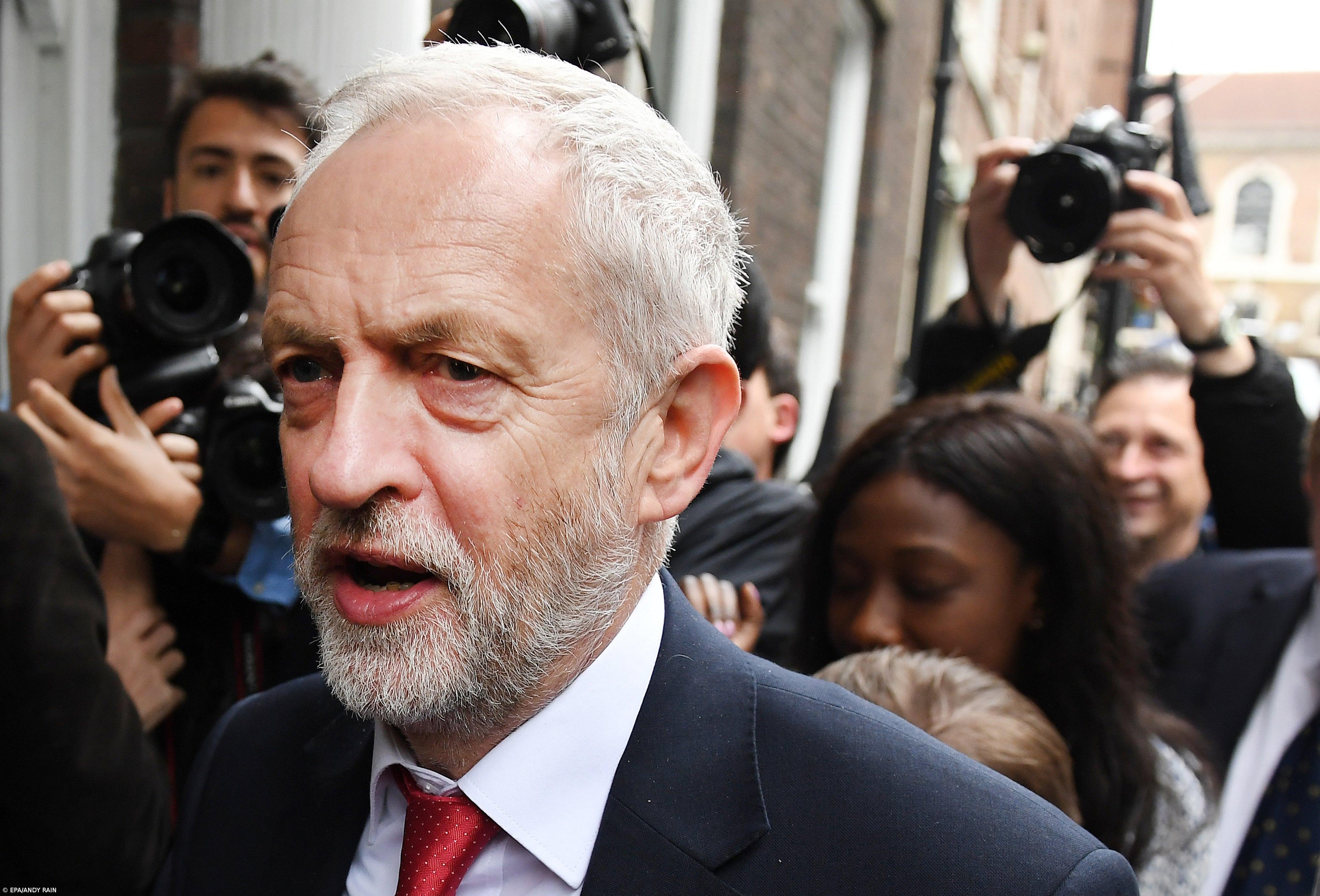 Labour acusa PM Johnson de negociar “venda” do serviço de saúde aos EUA – Imagem 1