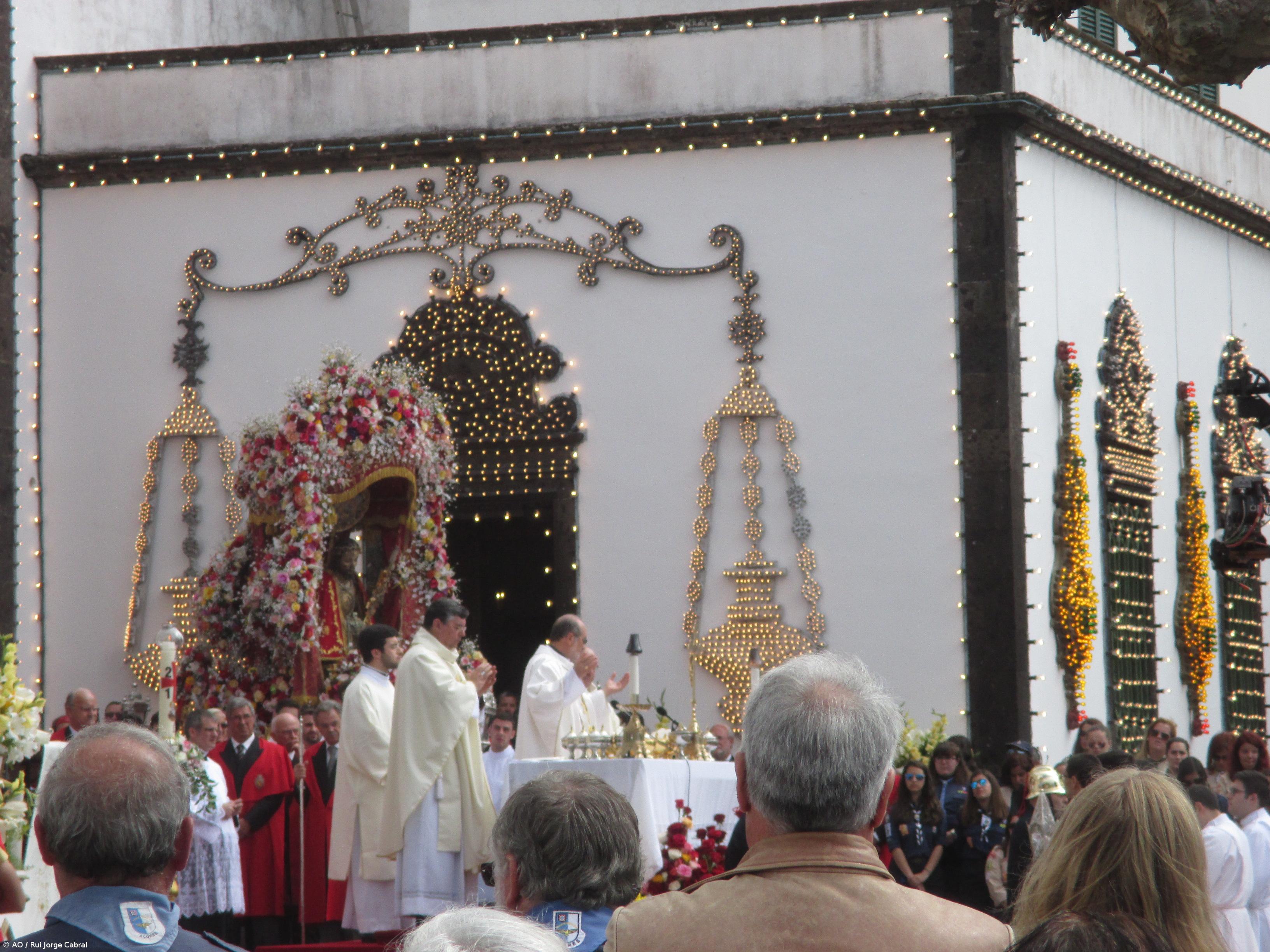 Bispo de Fall River apela a que se passe "mais tempo com Jesus e menos tempo nas redes sociais" – Imagem 1