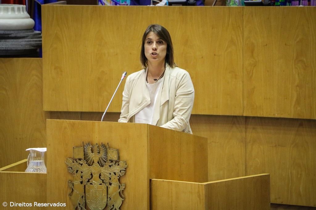 CDS/Açores critica modelo que obriga passageiros a pernoitar em São Miguel – Imagem 1