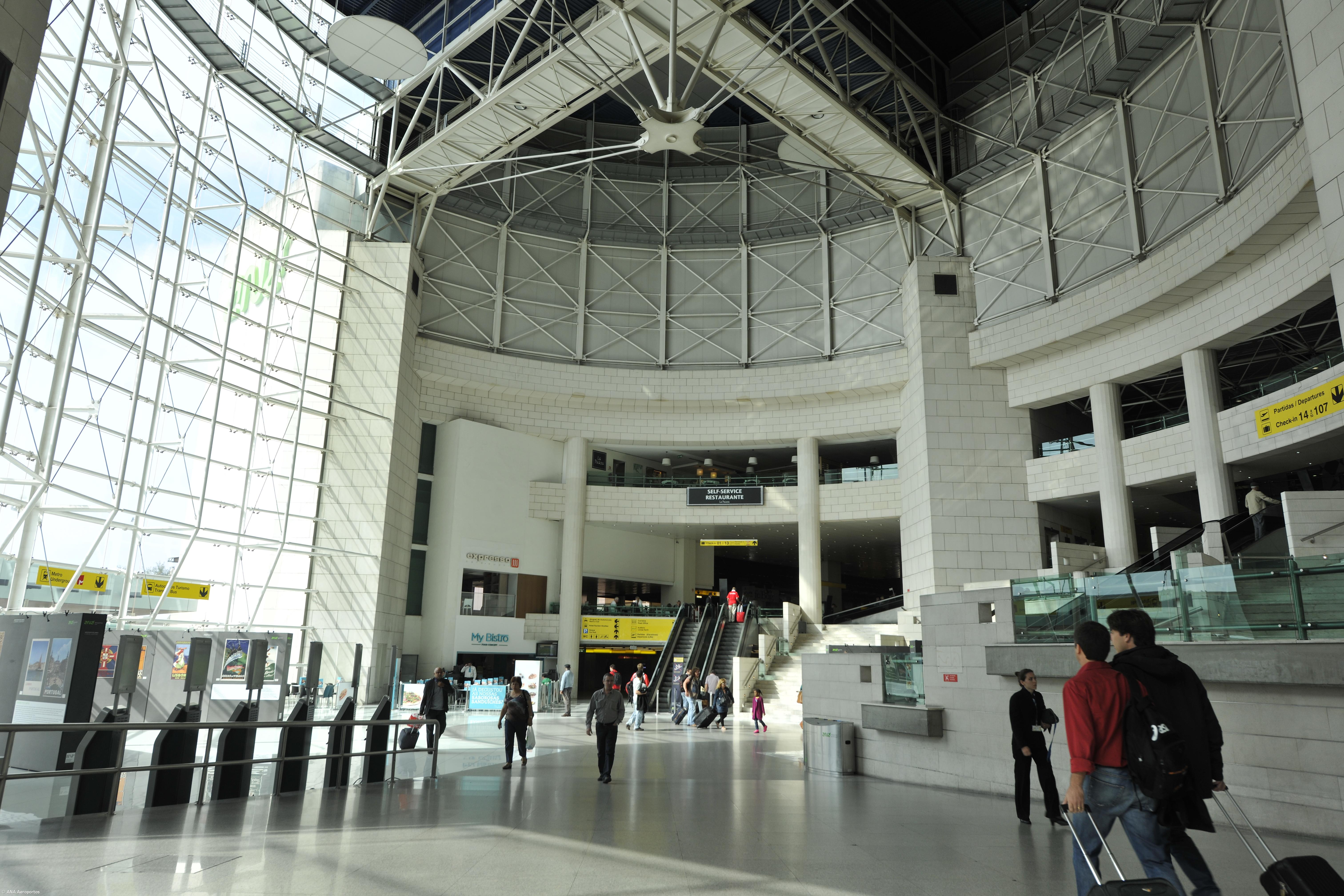 Pista do Aeroporto de Lisboa reaberta às 13h11  – Imagem 1