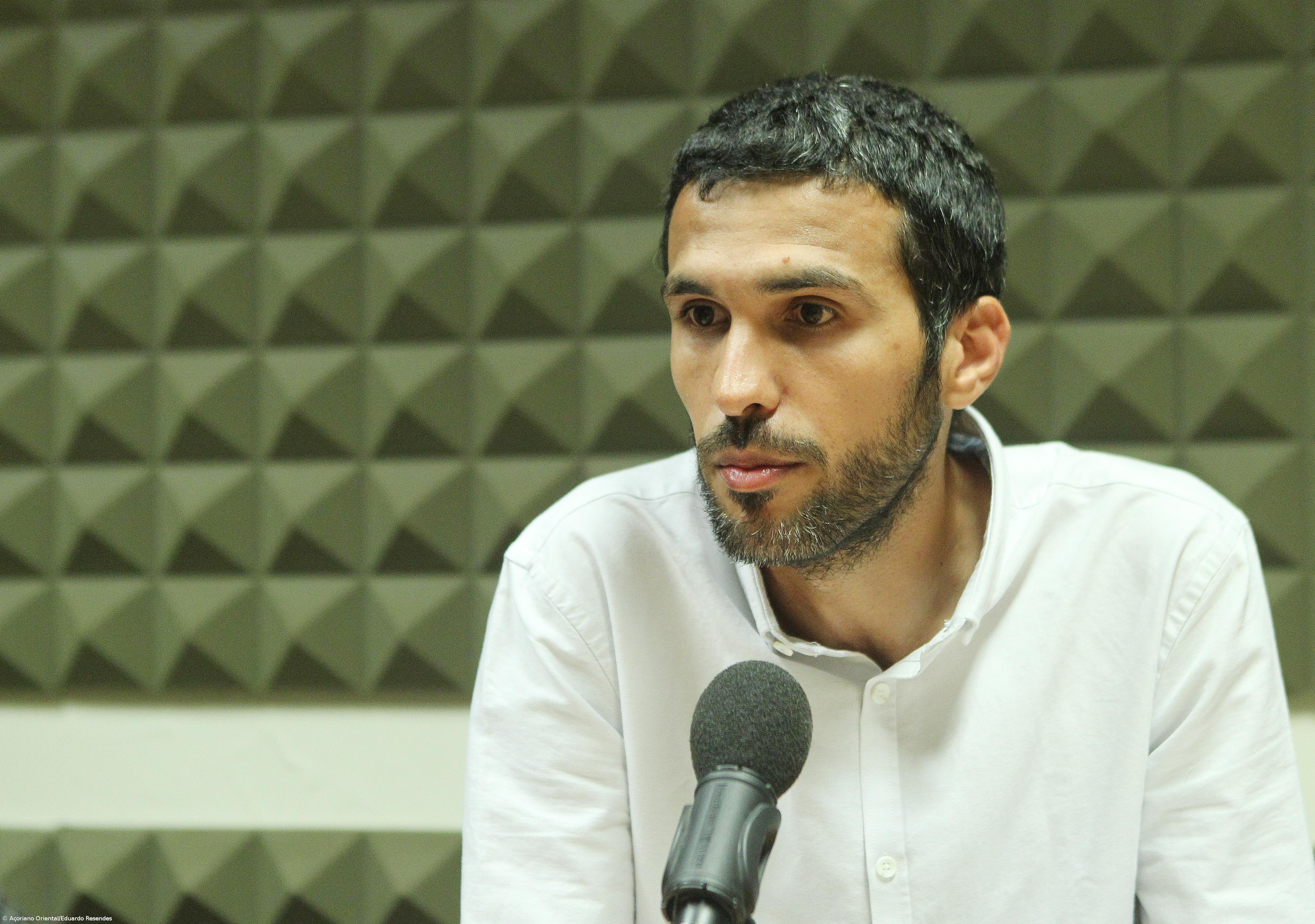 BE propõe intérpretes de língua gestual nos serviços públicos – Imagem 1