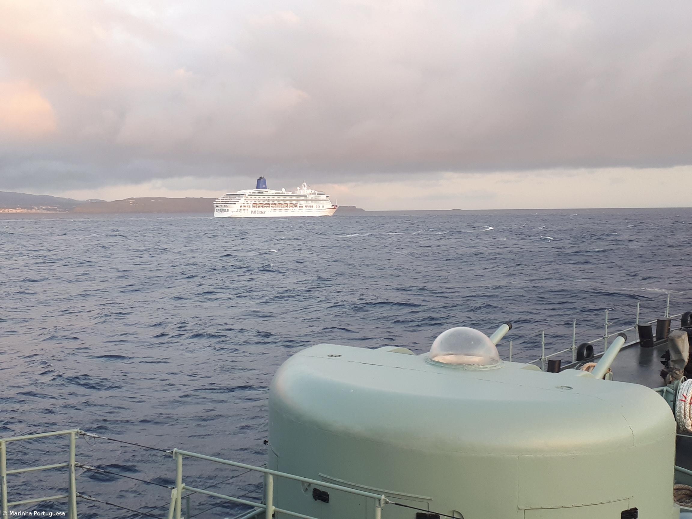 Navio Aurora chega aos Açores após incêndio a bordo – Imagem 1