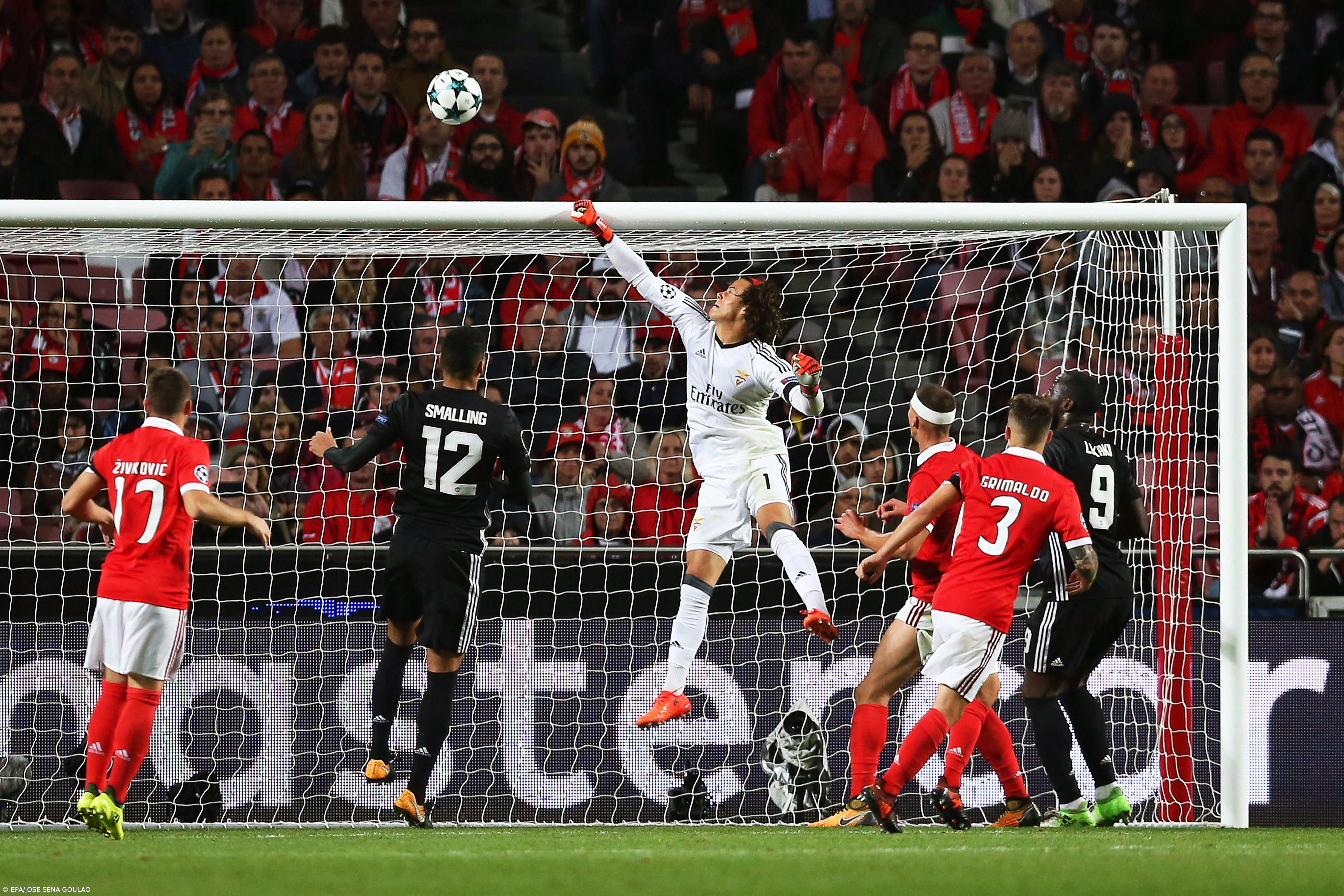 Benfica perde com Manchester United e mantém último lugar do Grupo A – Imagem 1