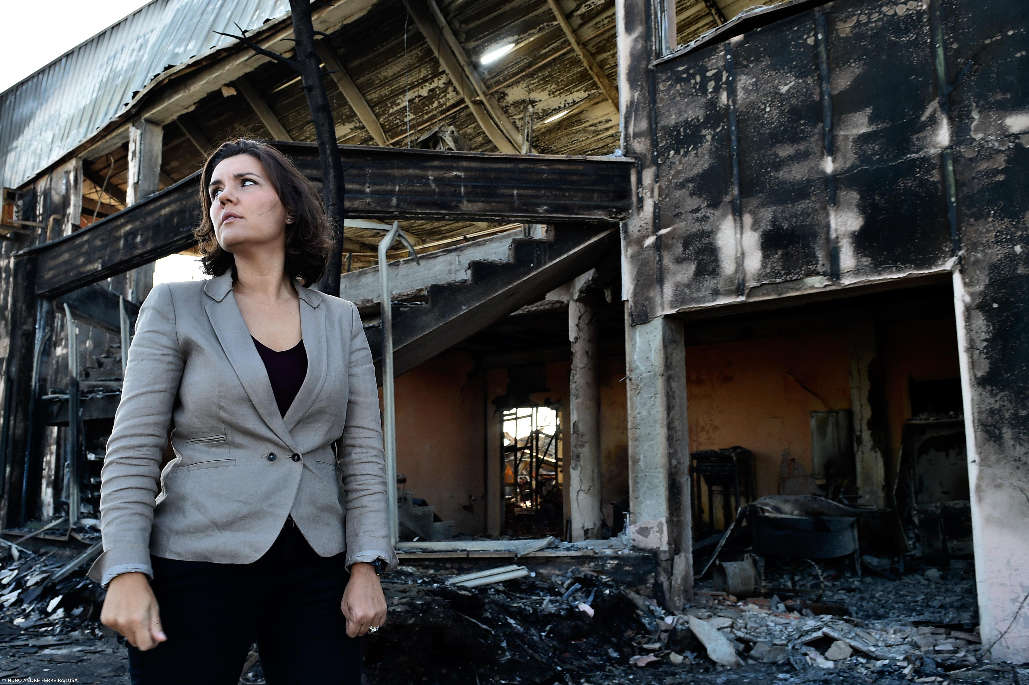  Assunção Cristas defende criação de cartão social do bombeiro  – Imagem 1