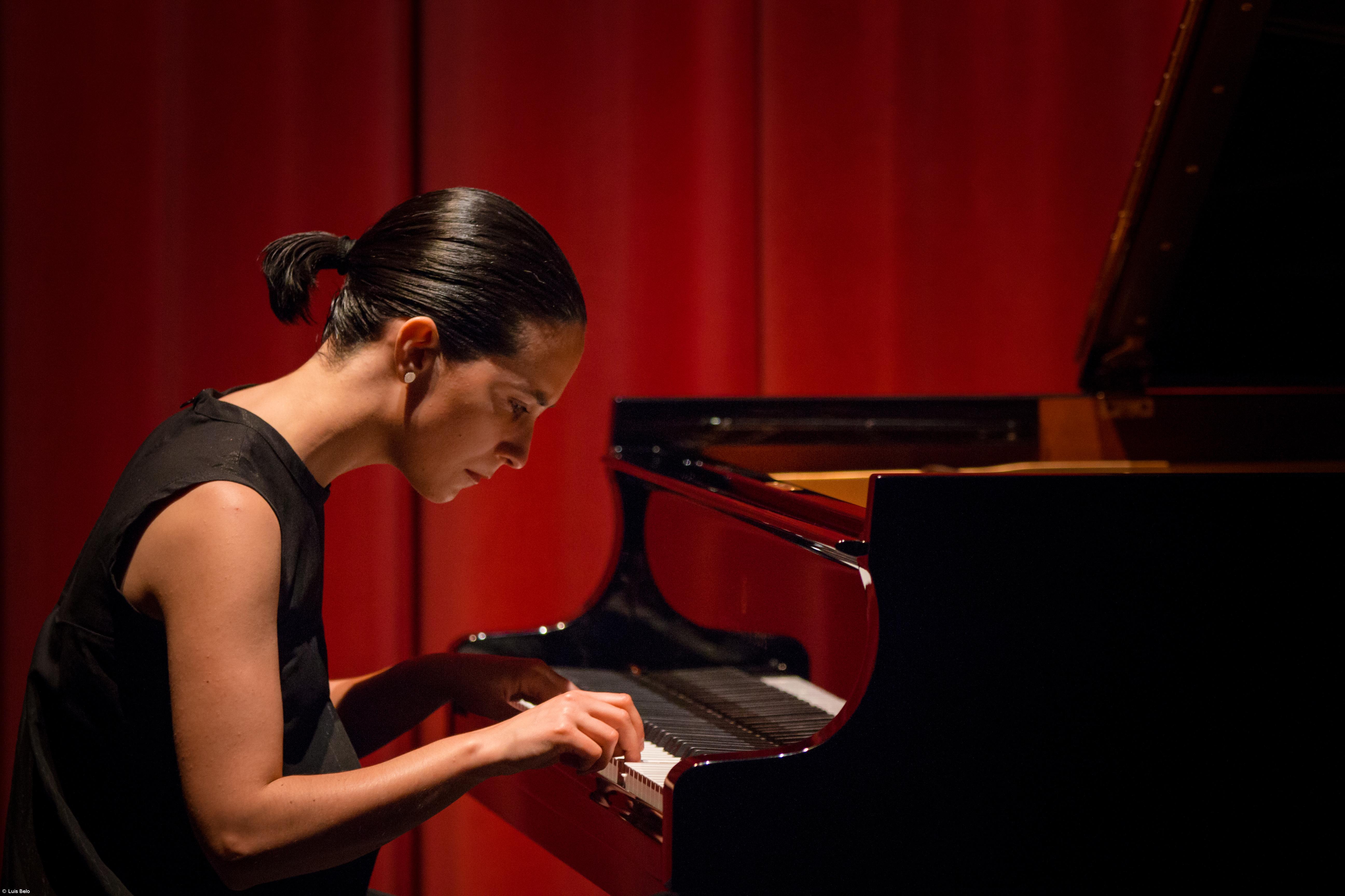 Joana Gama apresenta 'Viagens na Minha Terra' no Teatro Micaelense – Imagem 1