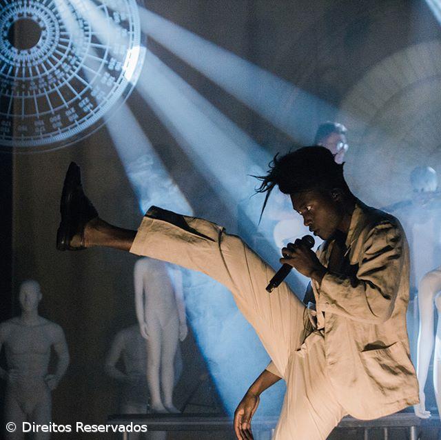 Músico Benjamin Clementine vai dar três concertos em março em Portugal – Imagem 1