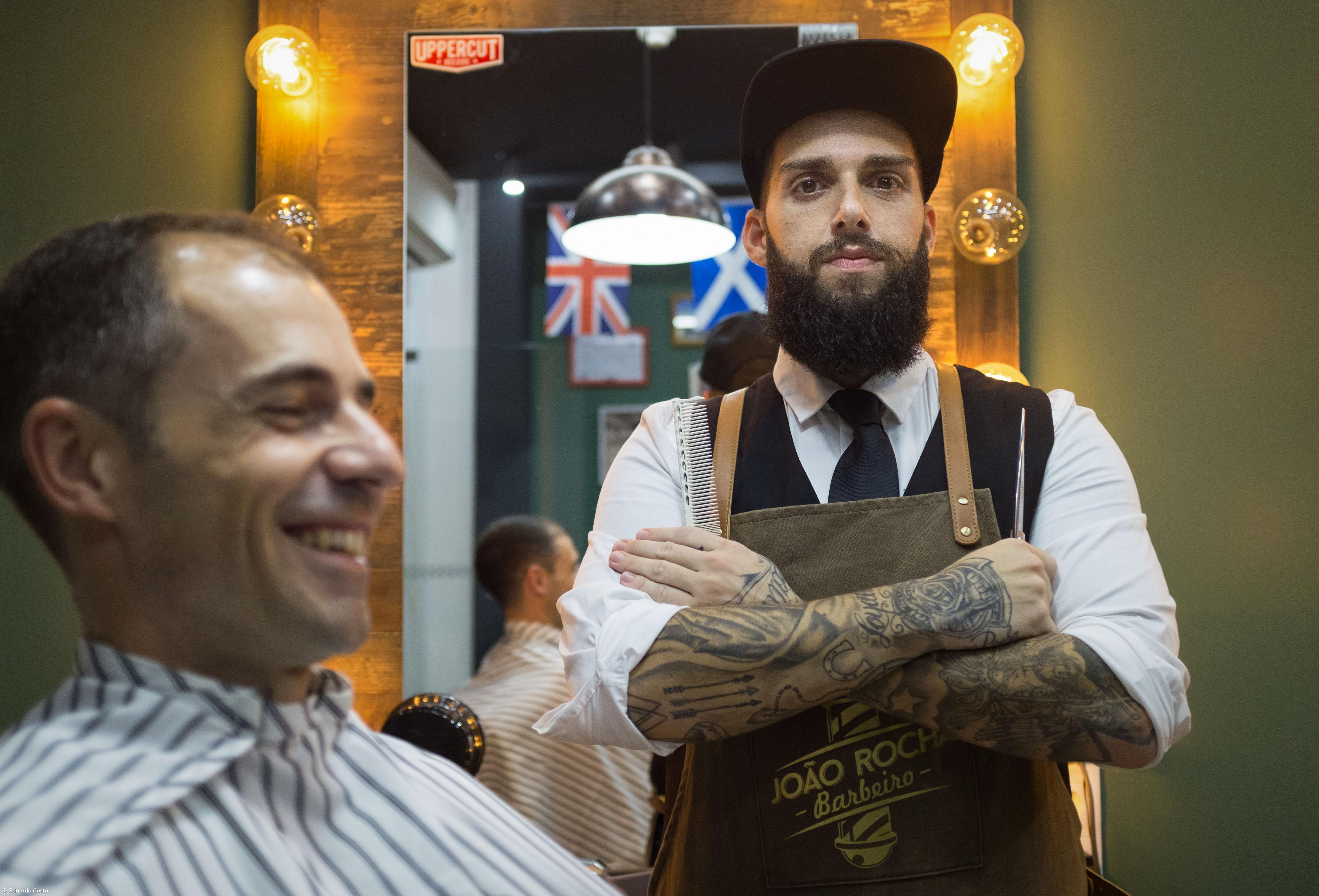 A barbearia nos Açores onde o cliente paga o que acha justo – Imagem 1