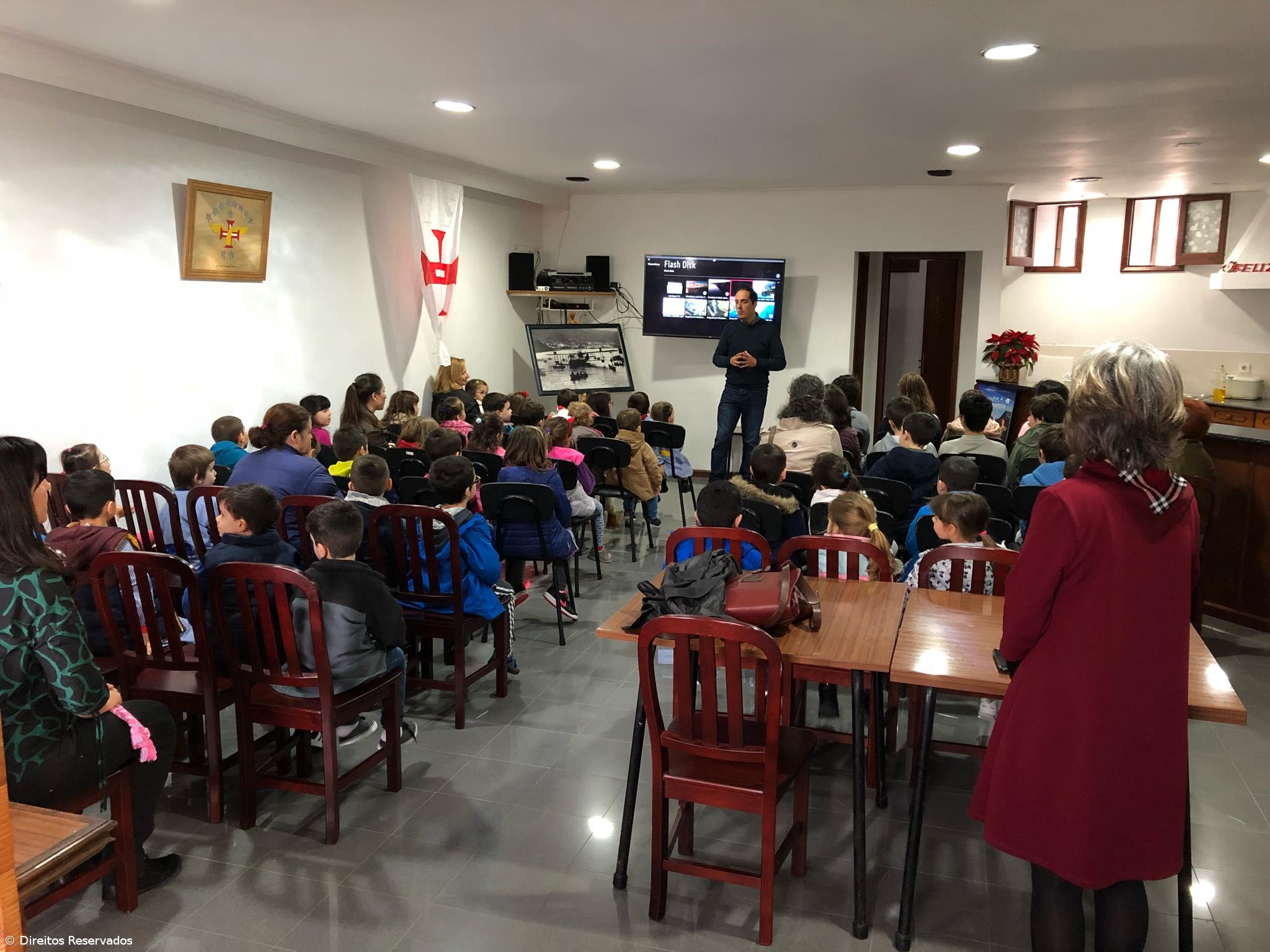 200 alunos açorianos visitam presépio da Casa da Madeira – Imagem 4