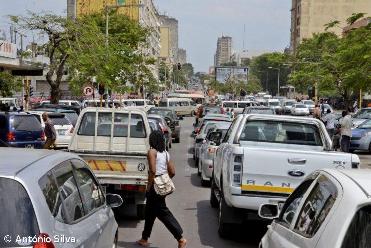 Empresa multada em Moçambique por repreender trabalhadores com açoites de vara – Imagem 1