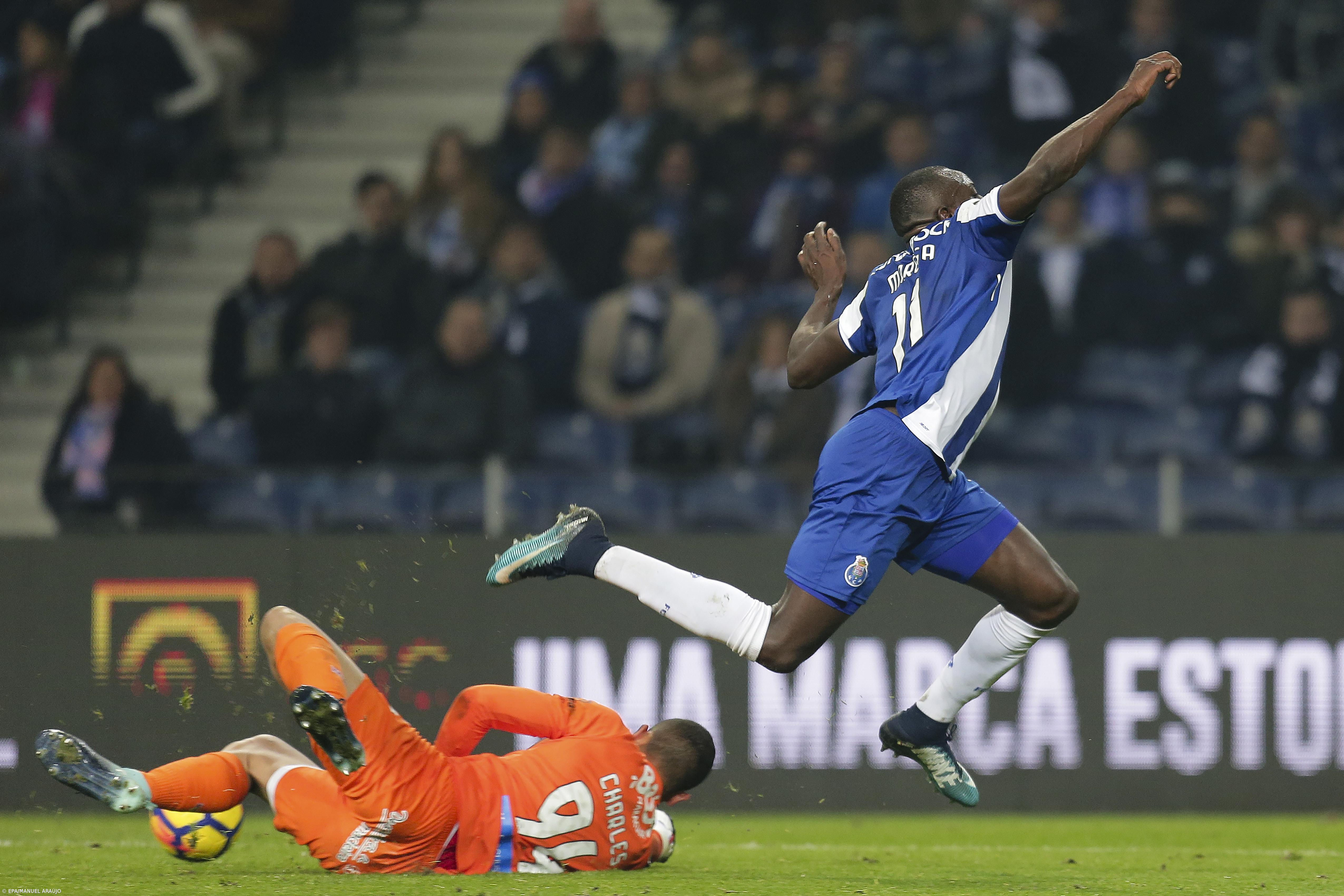 FC Porto vence Marítimo e termina 2017 na liderança do campeonato – Imagem 7