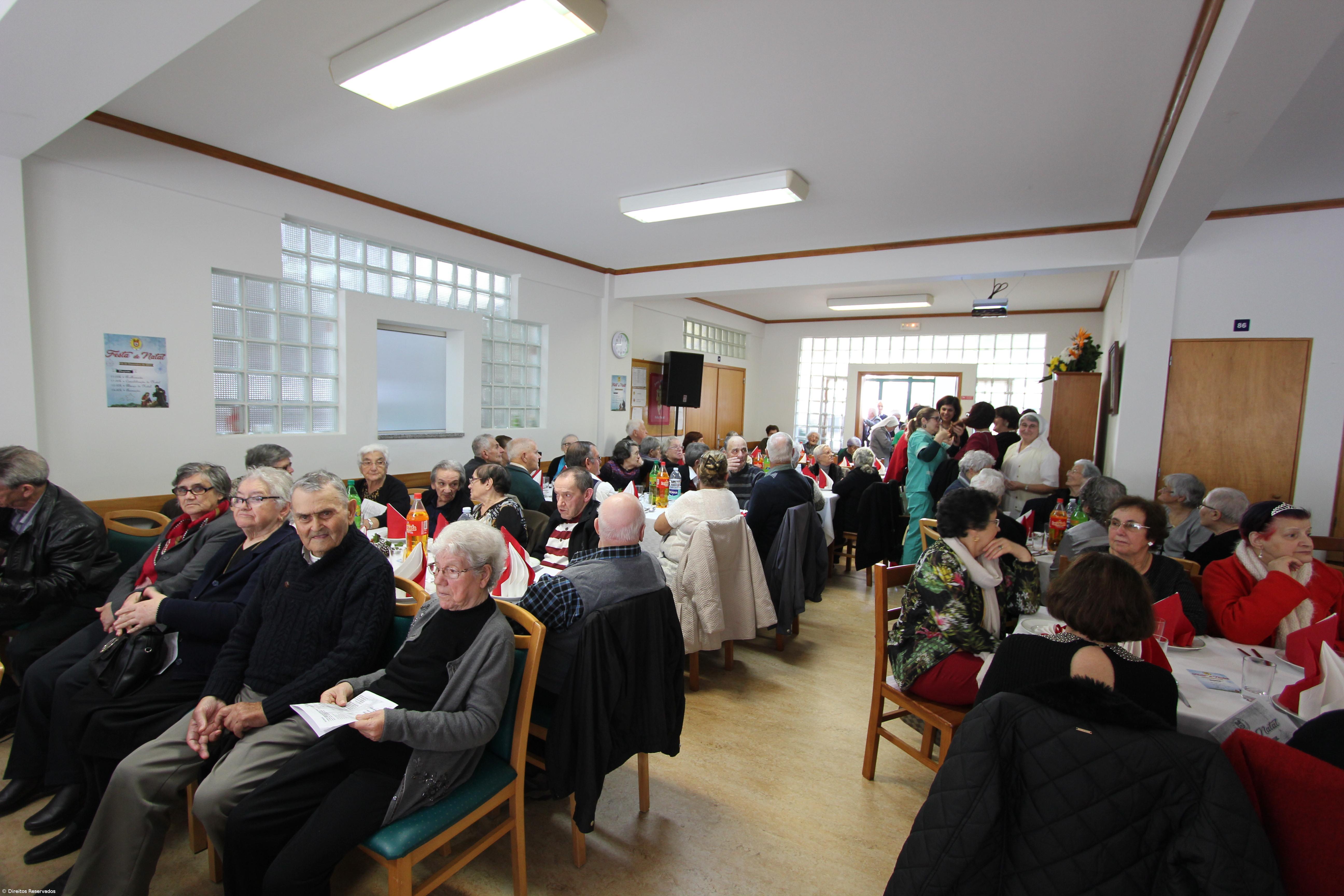 Utentes da Misericórdia do Nordeste celebram a magia do Natal – Imagem 2