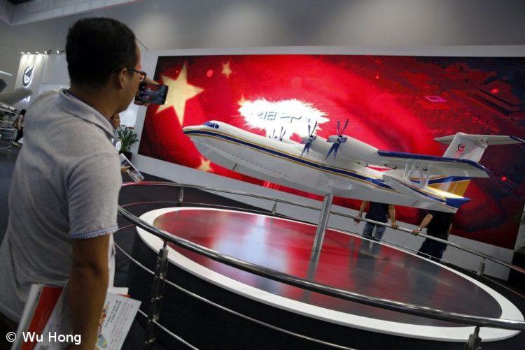 Maior avião anfíbio do mundo realiza voo inaugural na China – Imagem 1