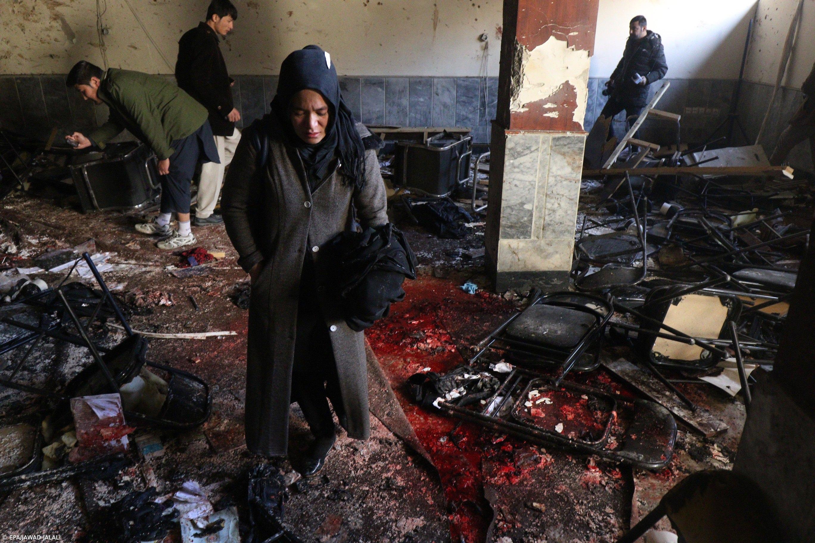 Ataque bombista suicida mata 40 pessoas em Cabul – Imagem 8