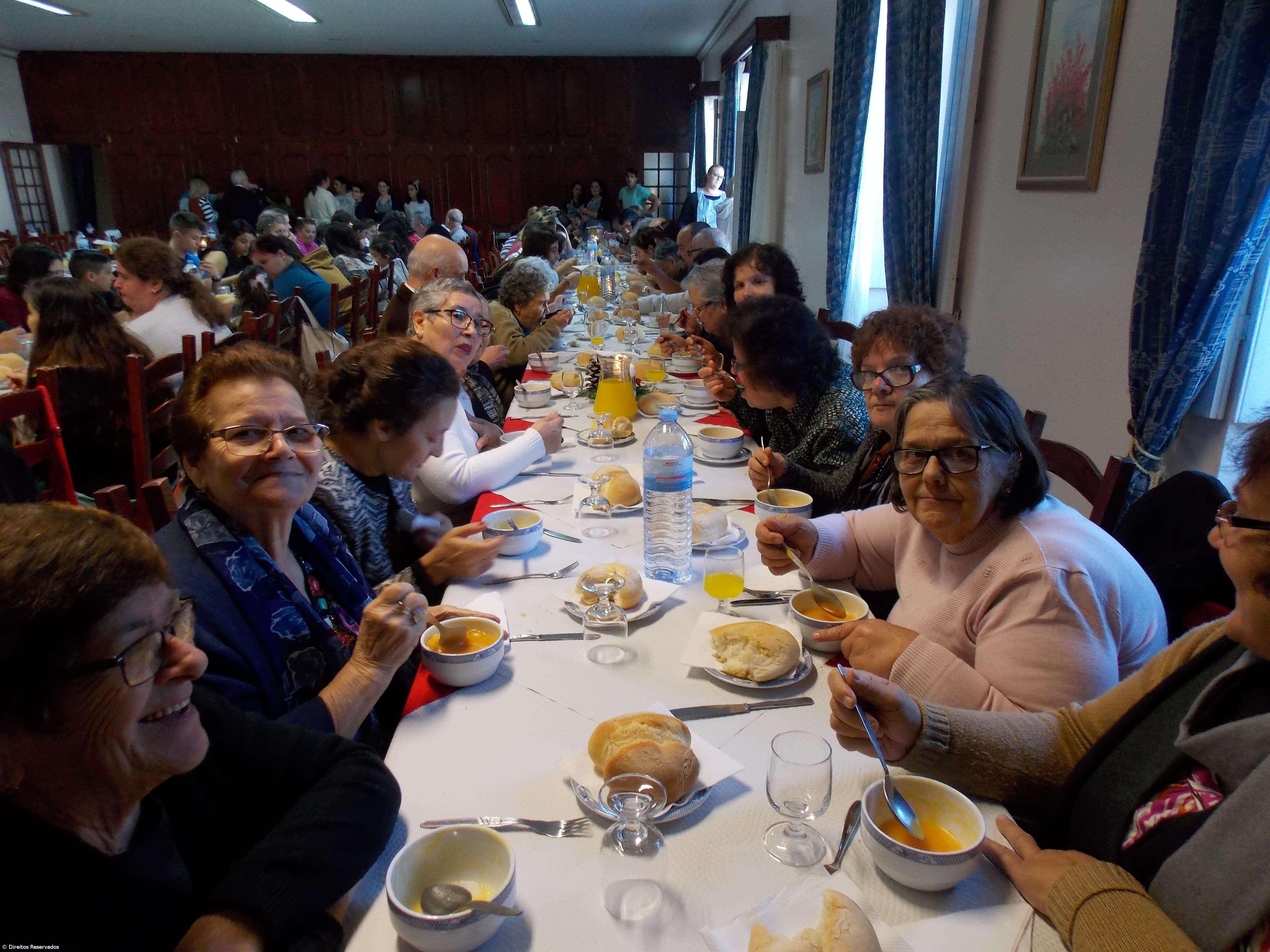 Misericórdia da Ribeira Grande junta mais de cem pessoas em almoço solidário – Imagem 2