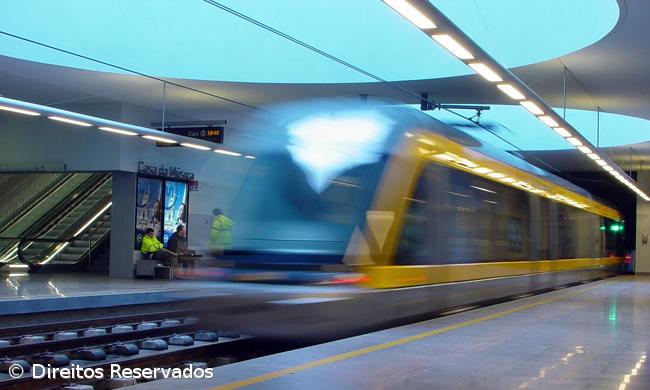 Estação de metro de São Bento no Porto reabriu às 16:10, diz Metro do Porto – Imagem 1
