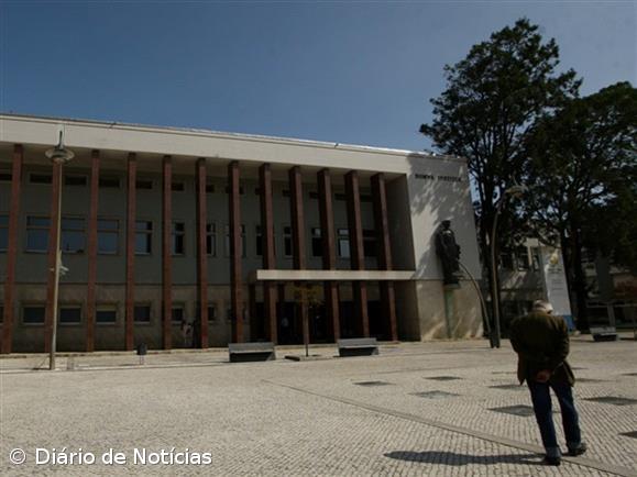 Tribunais retomam actividade presencial na quarta-feira – Imagem 1