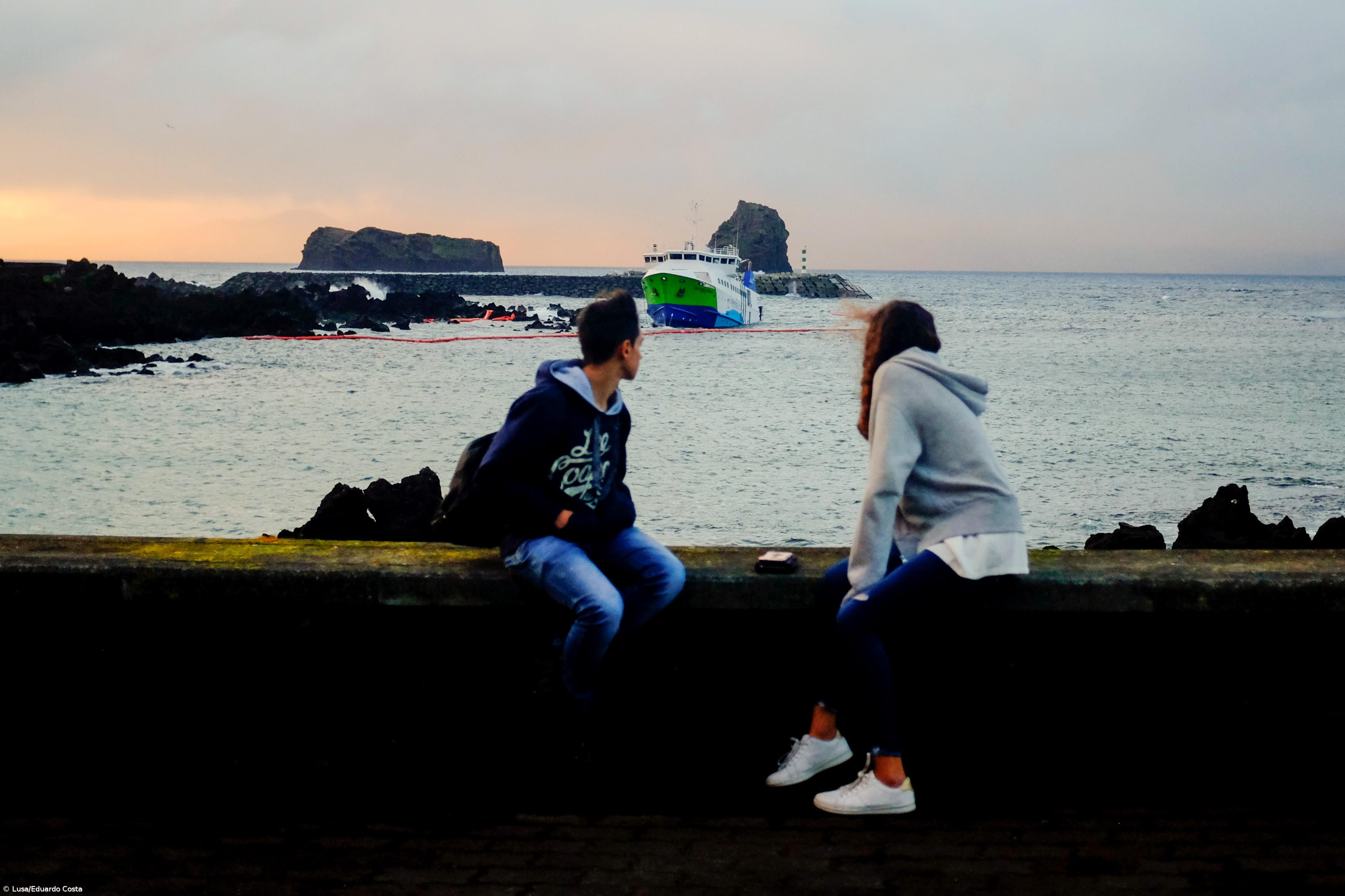 Norberto acordou, veio à janela e viu o "Mestre Simão" encalhado  – Imagem 3