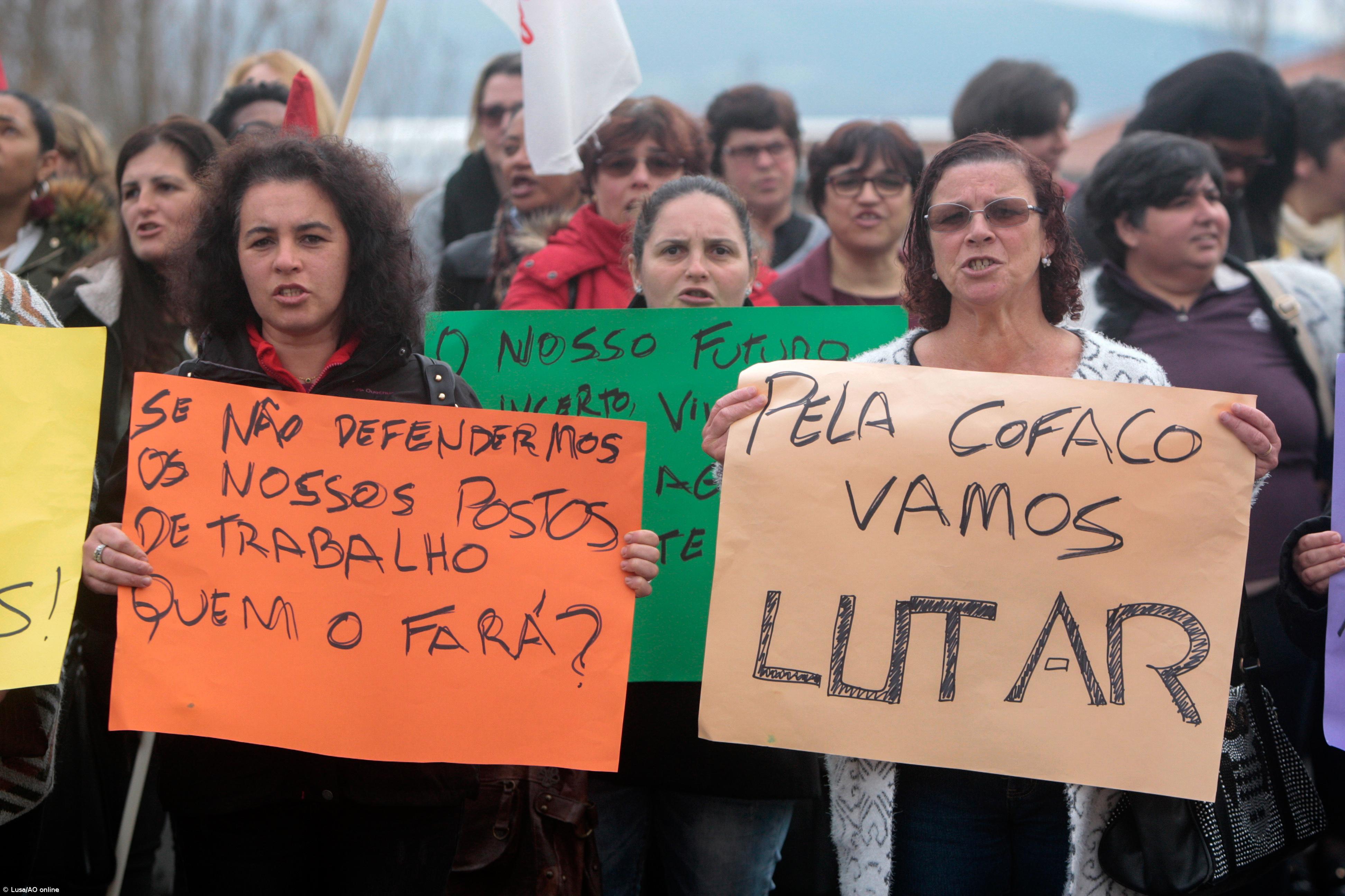 Trabalhadores da Cofaco voltam hoje a manifestar-se à porta do parlamento açoriano  – Imagem 1