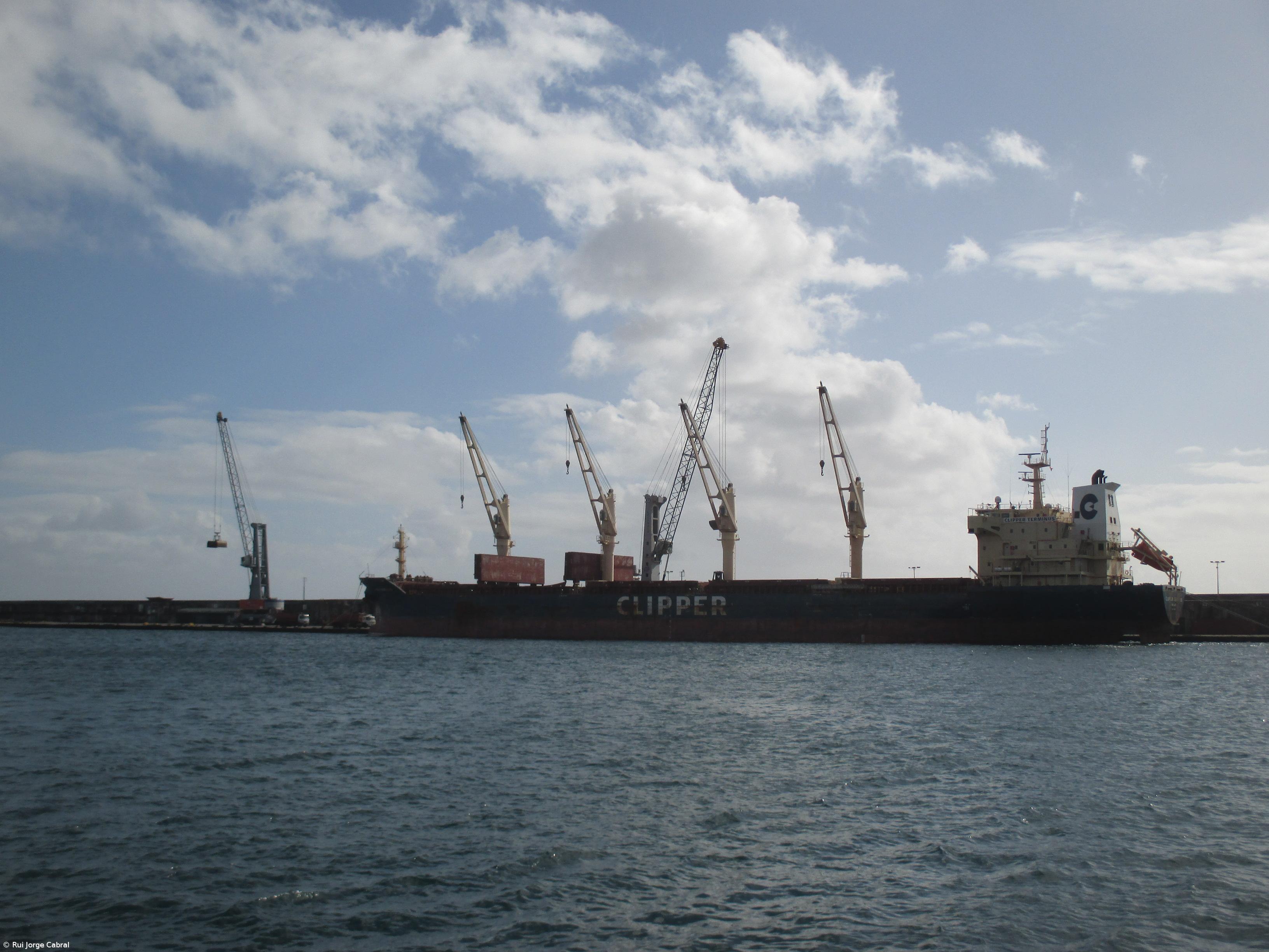 Quadros da Portos dos Açores que contactaram com doentes estão a trabalhar  – Imagem 1