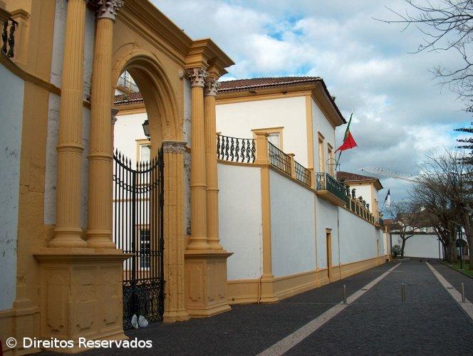Liceu de Ponta Delgada celebra 167 anos com colóquio – Imagem 1