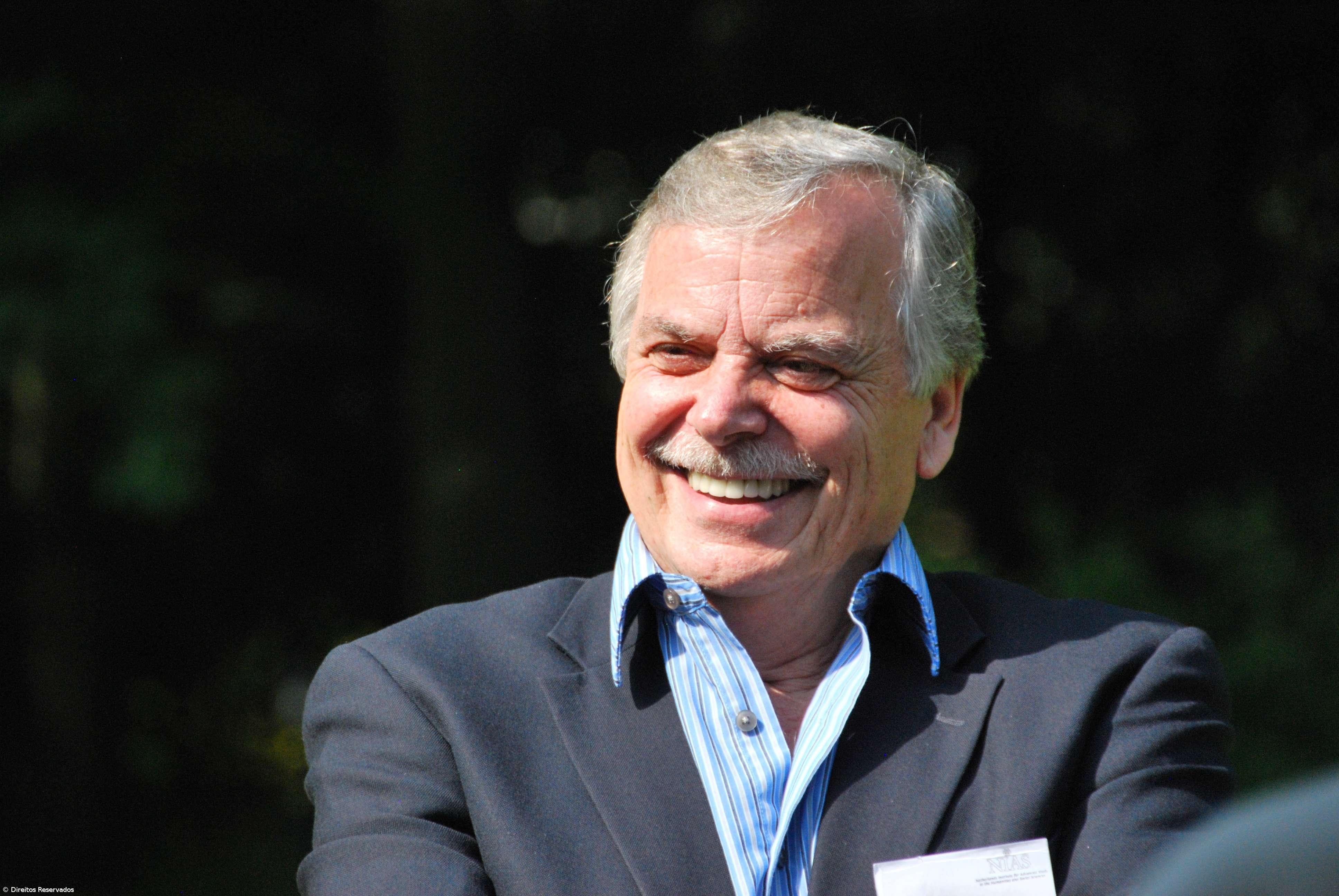 "O século dos prodígios" de Onésimo Teotónio Almeida vence Prémio Mariano Gago da SPA – Imagem 1