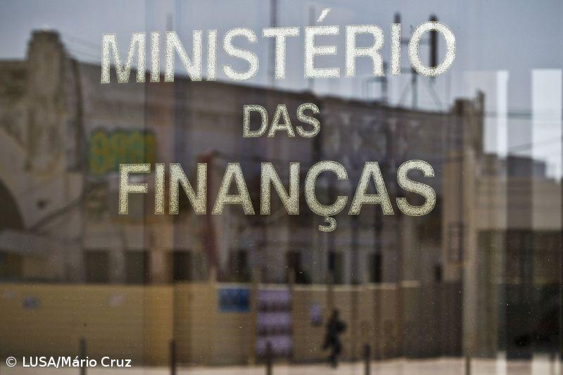 Apoios a fundo perdido às empresas somam 1.588 ME até abril  – Imagem 1