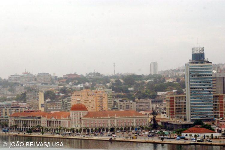 Corpo do antigo Presidente chega hoje a Luanda – Imagem 1